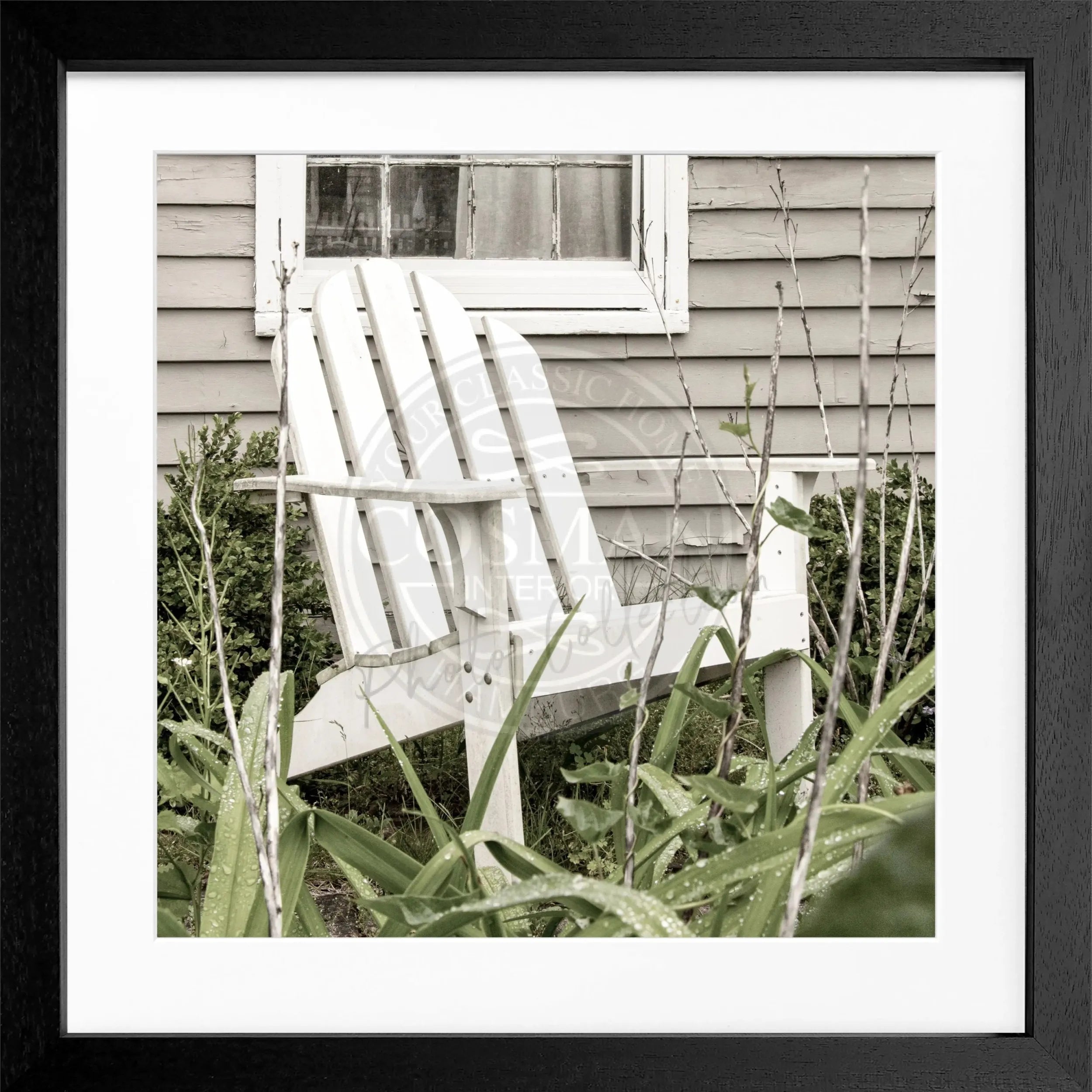 Schwarz-weiß Poster mit Rahmen, Hamptons Long Island Deckchair Motiv, von Cosman-Photocollection, 55x55cm, quadratisch.