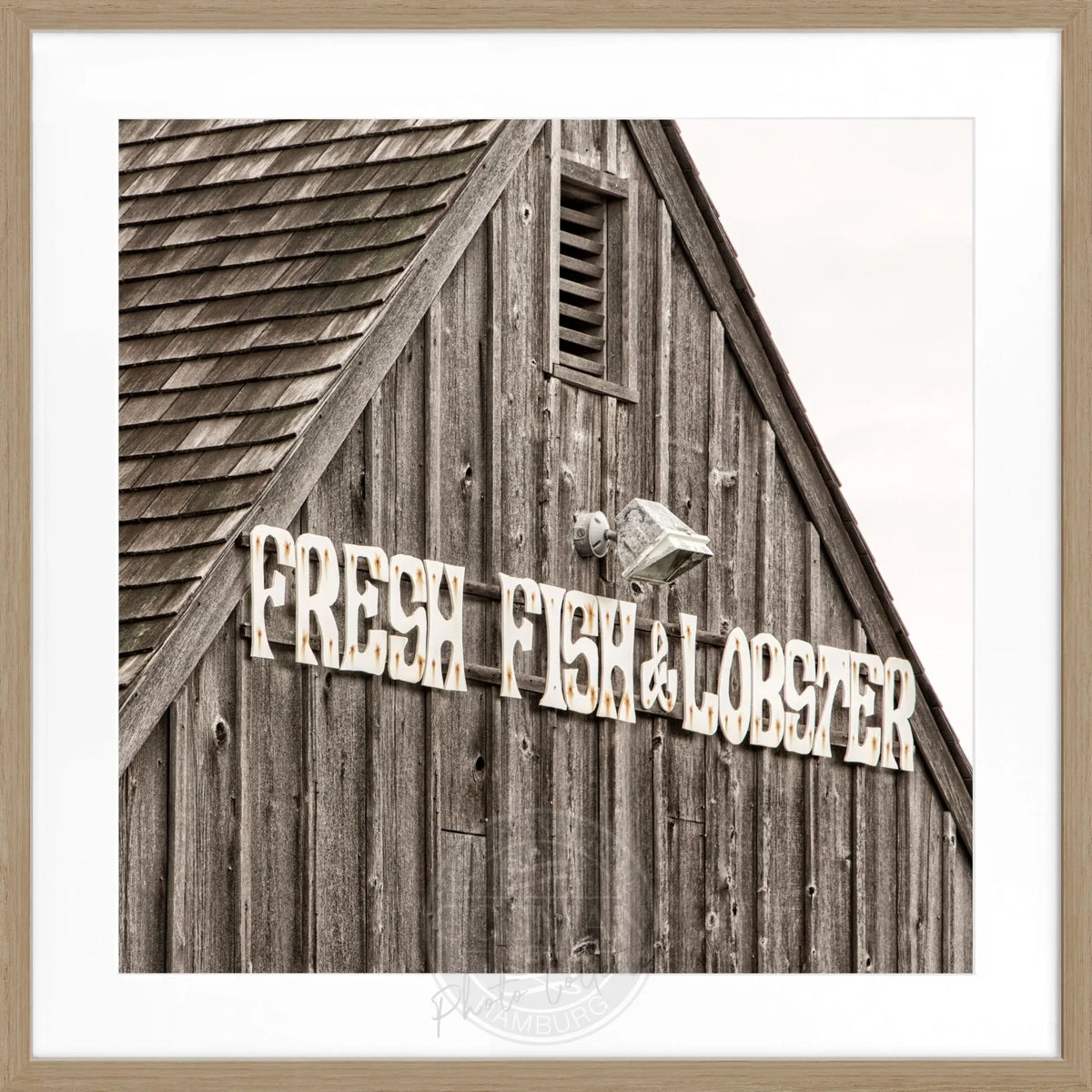 Schwarz-weiß Poster mit Rahmen, Hamptons Long Island Motiv 'Fresh Fish' von Cosman-Photocollection, quadratisch 55x55cm