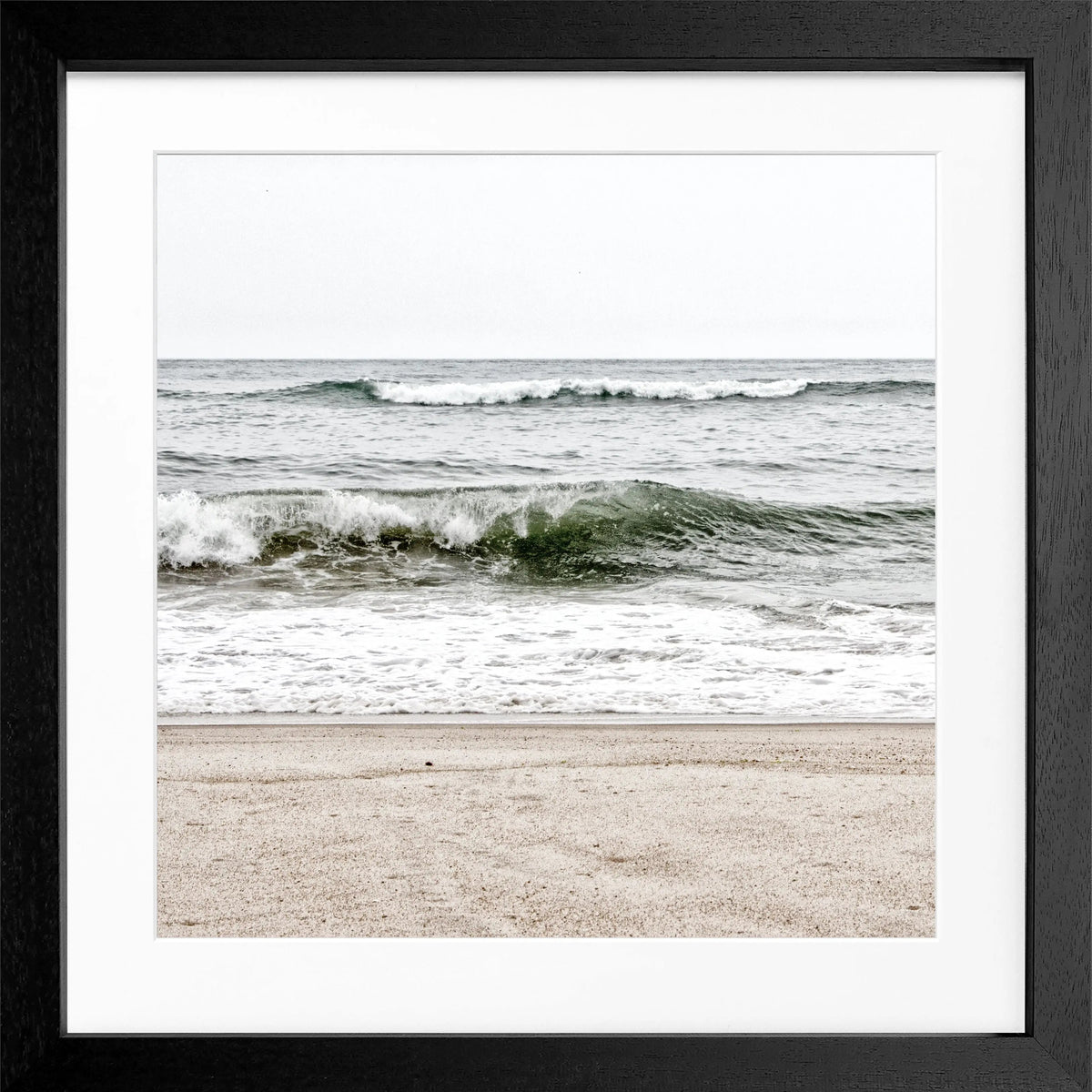 Schwarz-weiß Poster mit Rahmen, Hamptons Long Island ’Ocean’ von Cosman-Photocollection, quadratisch 55x55 cm.