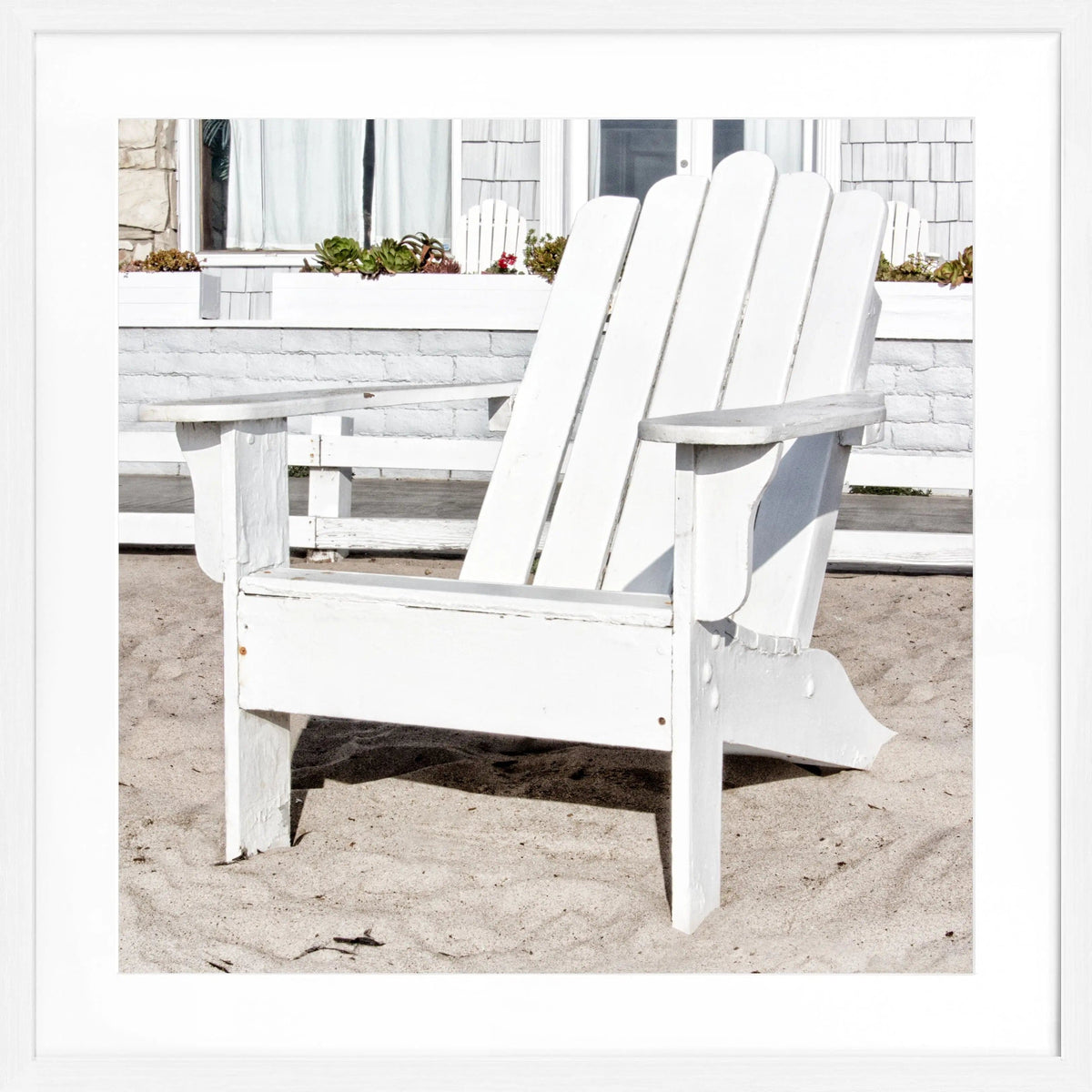 Schwarz-weißes Poster mit Rahmen von Cosman-Photocollection, Kalifornien Motiv, quadratisch 55x55cm, mit Deckchair-Design.