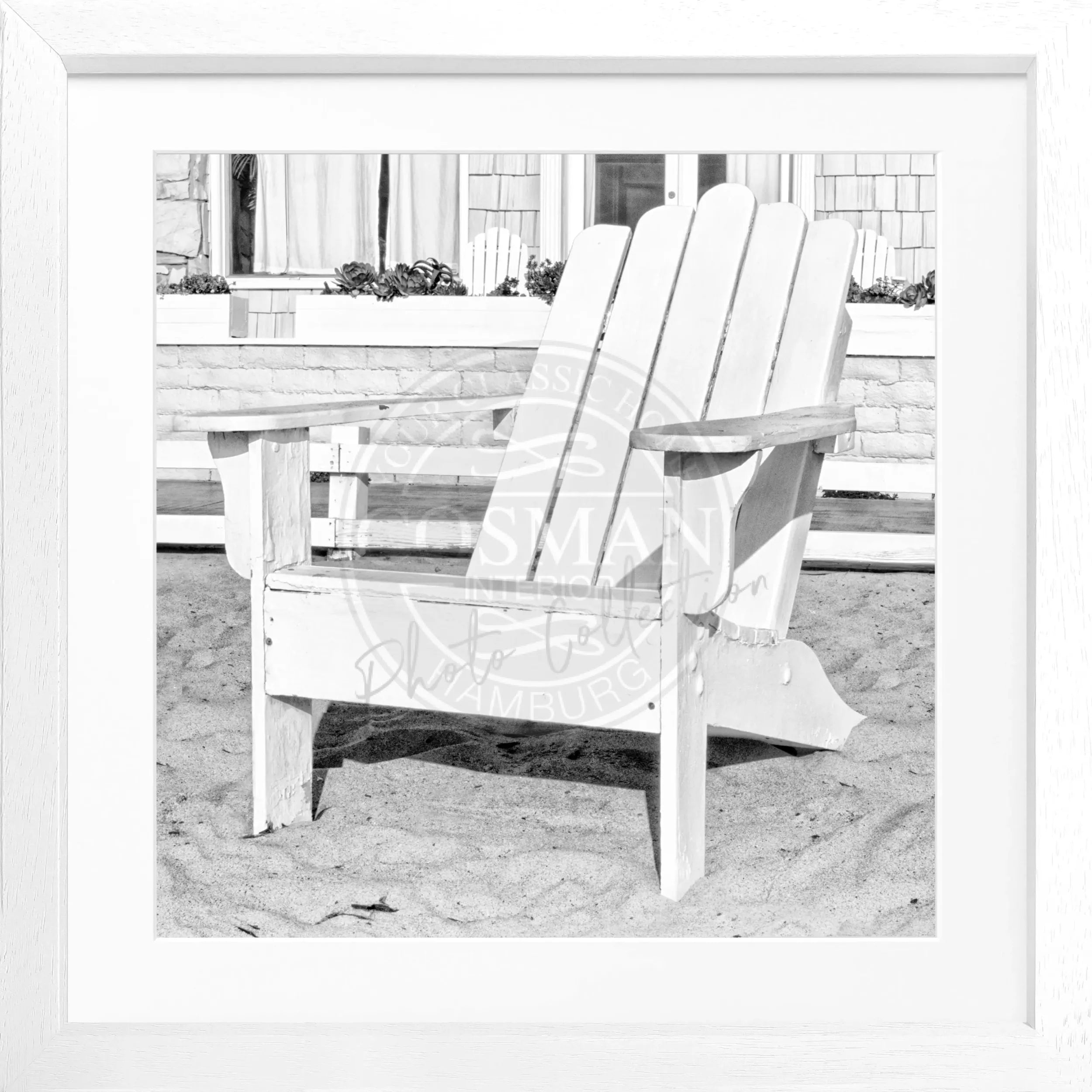 Schwarz-weißes Poster mit Rahmen, Kalifornien Motiv 'Deckchair', quadratisch, 55x55 cm, von Cosman-Photocollection