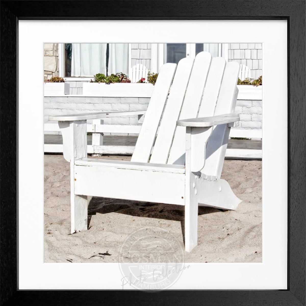 Schwarz-weiß Poster mit Rahmen von Cosman-Photocollection, Kalifornien Deckchair, quadratisch 55x55 cm, dekoratives Wandbild
