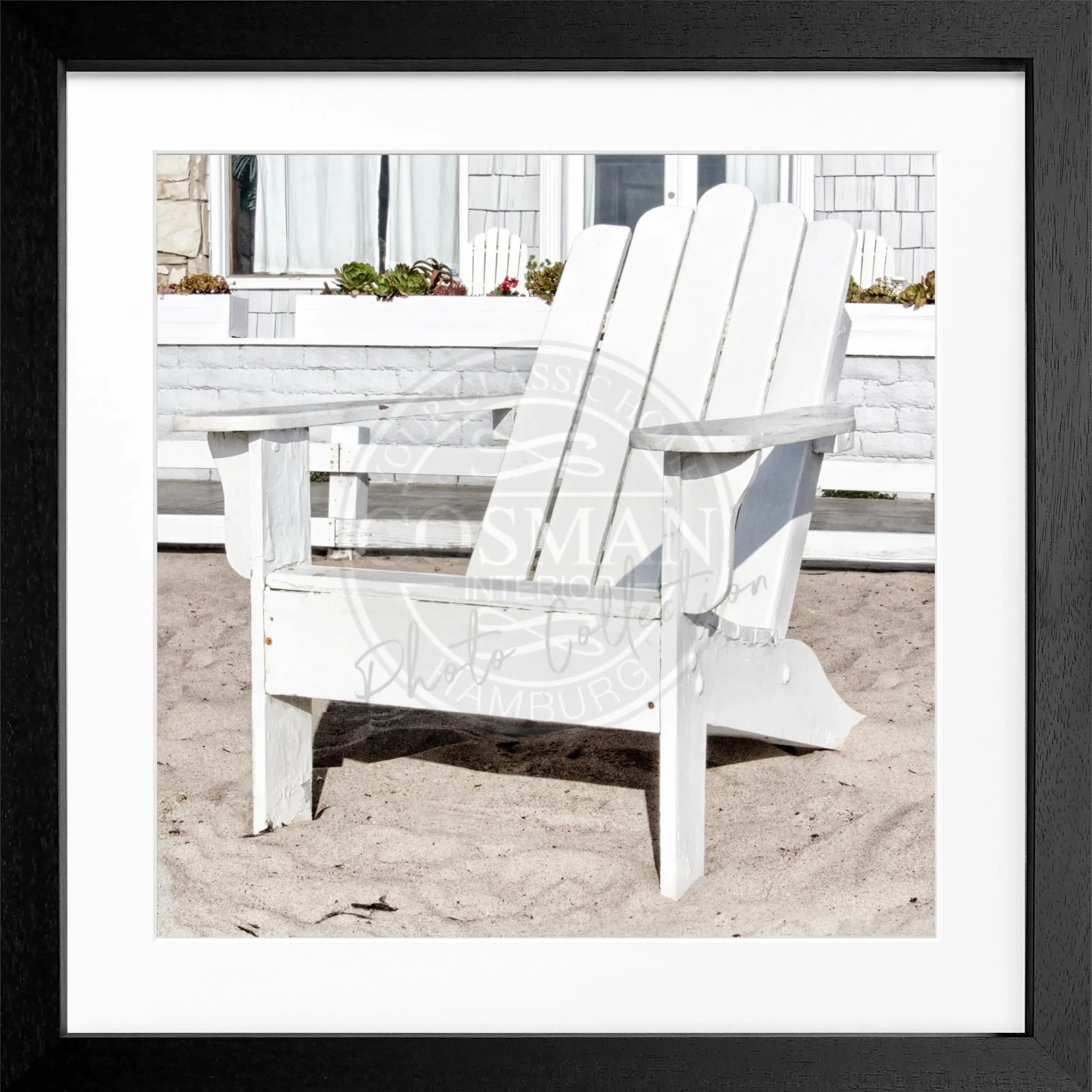 Schwarz-weiß Poster mit Rahmen von Cosman-Photocollection, Kalifornien Deckchair, quadratisch 55x55 cm, dekoratives Wandbild