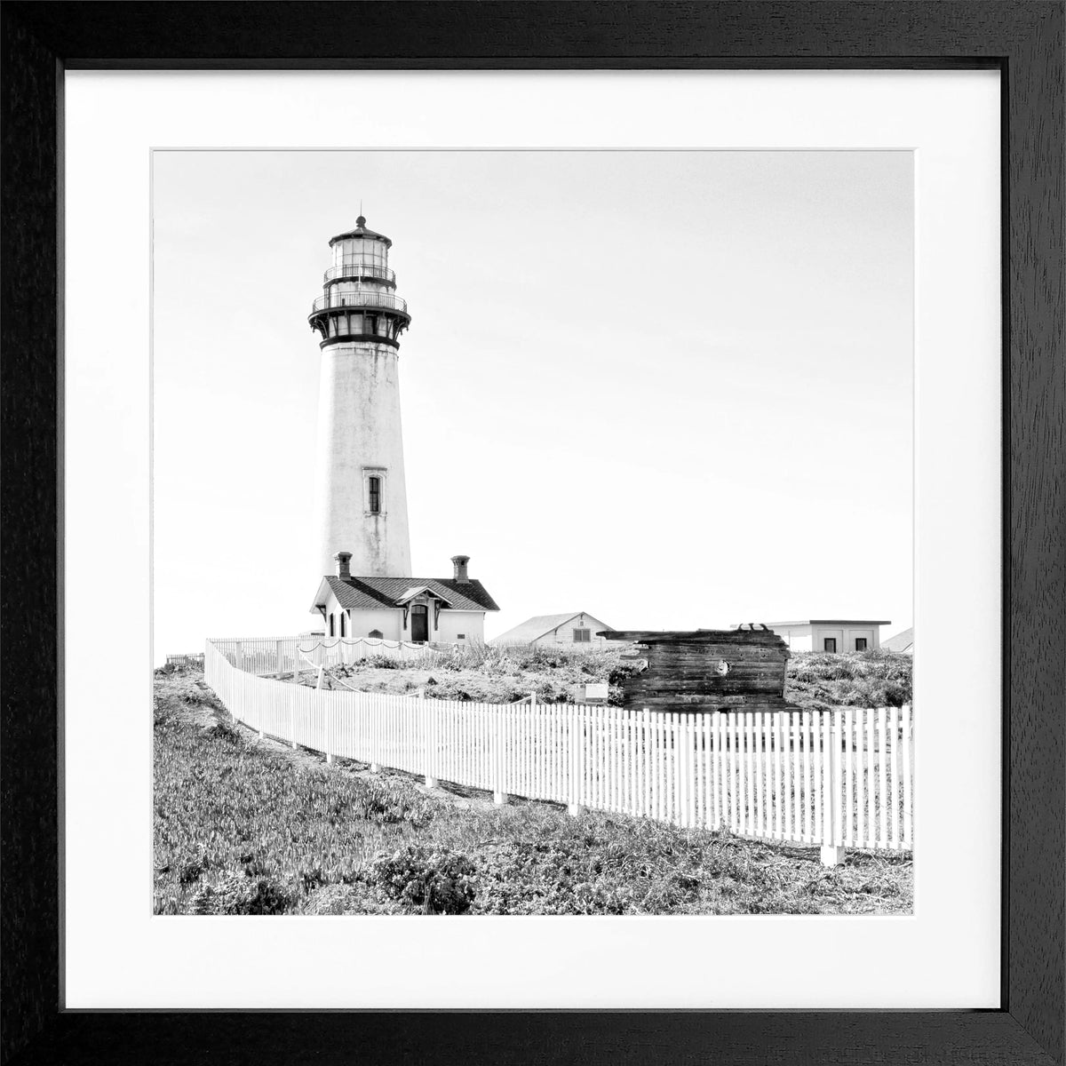 Schwarz-weiß Poster mit Rahmen von Cosman-Photocollection, Kalifornien Leuchtturm Pigeon Point, quadratisches 55x55cm Motiv.
