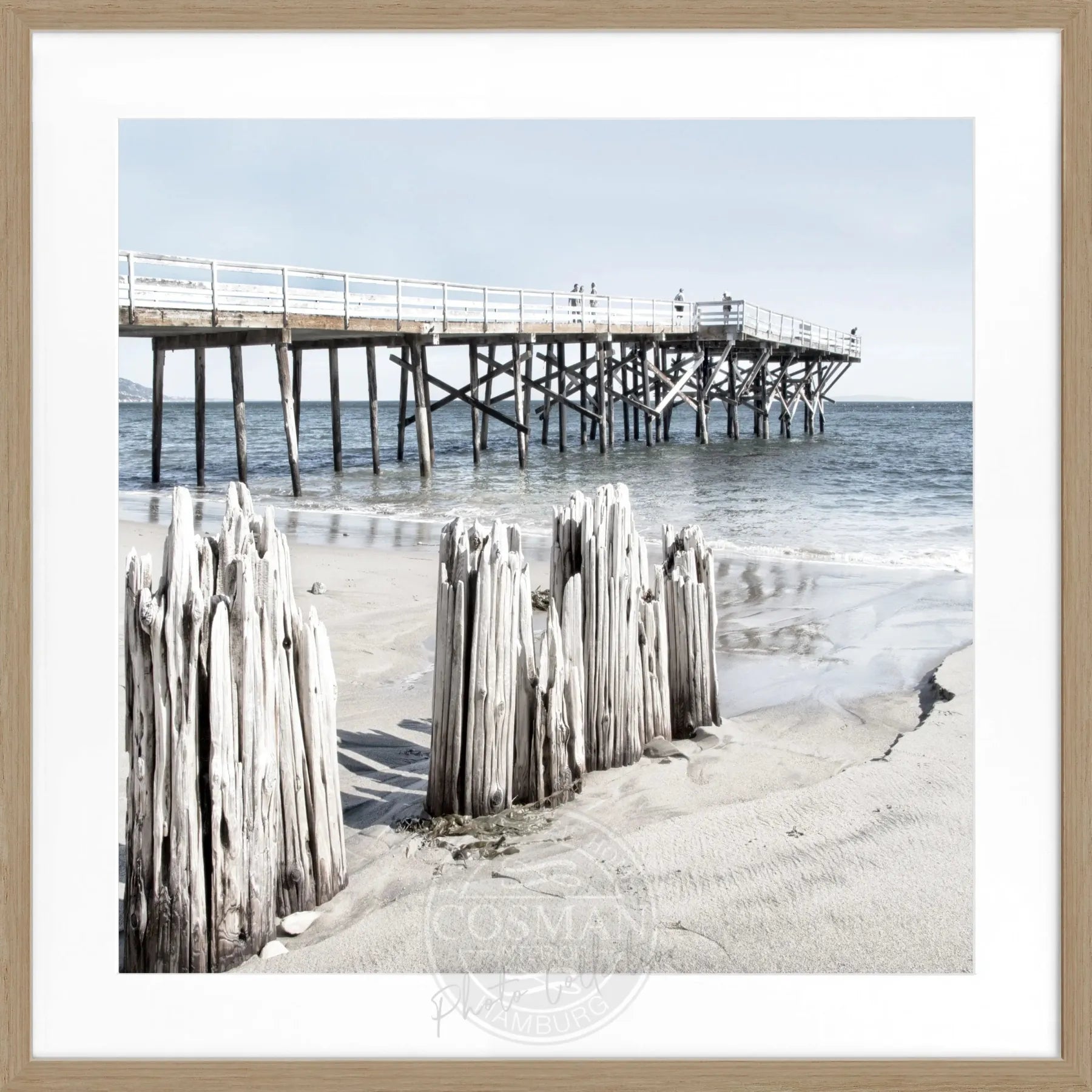 Schwarz-weiß Poster mit Rahmen, Kalifornien Malibu Beach Motiv, quadratisch, 55x55cm, von Cosman-Photocollection