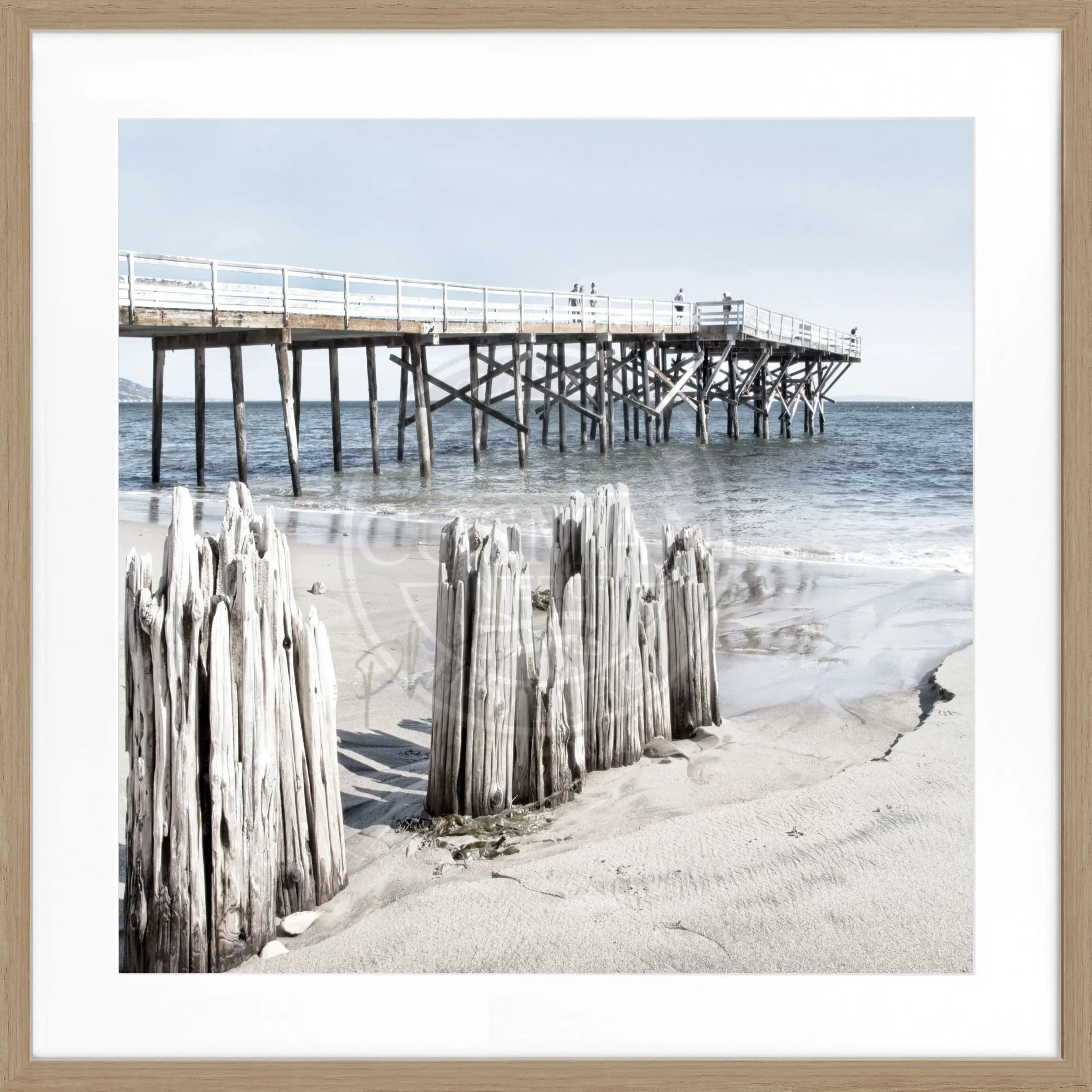 Schwarz-weiß Poster mit Rahmen, Kalifornien Malibu Beach Motiv, quadratisch, 55x55cm, von Cosman-Photocollection