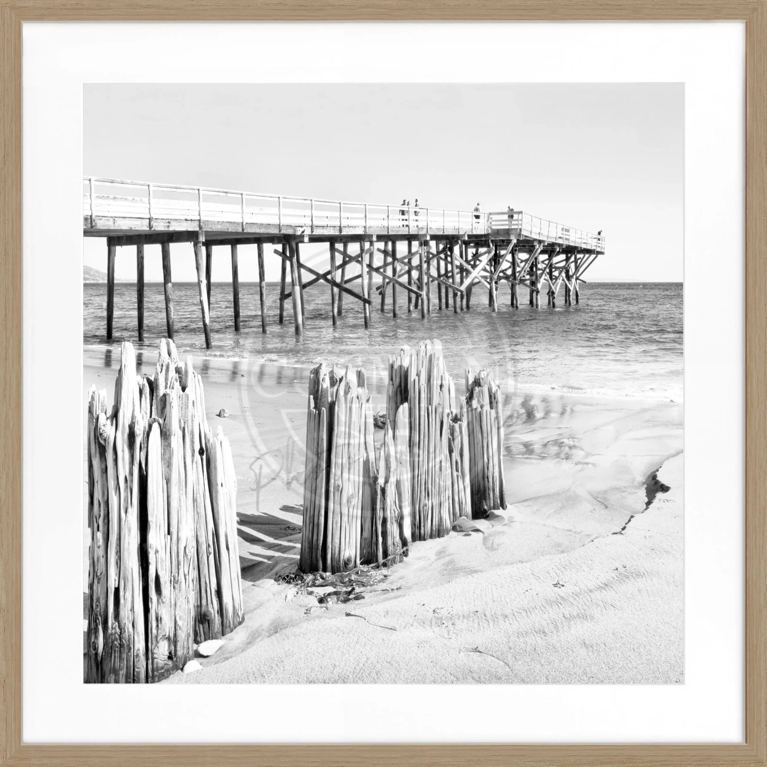Schwarz-weiß Poster mit Rahmen, Kalifornien Malibu Beach Motiv, 55x55cm, von Cosman-Photocollection