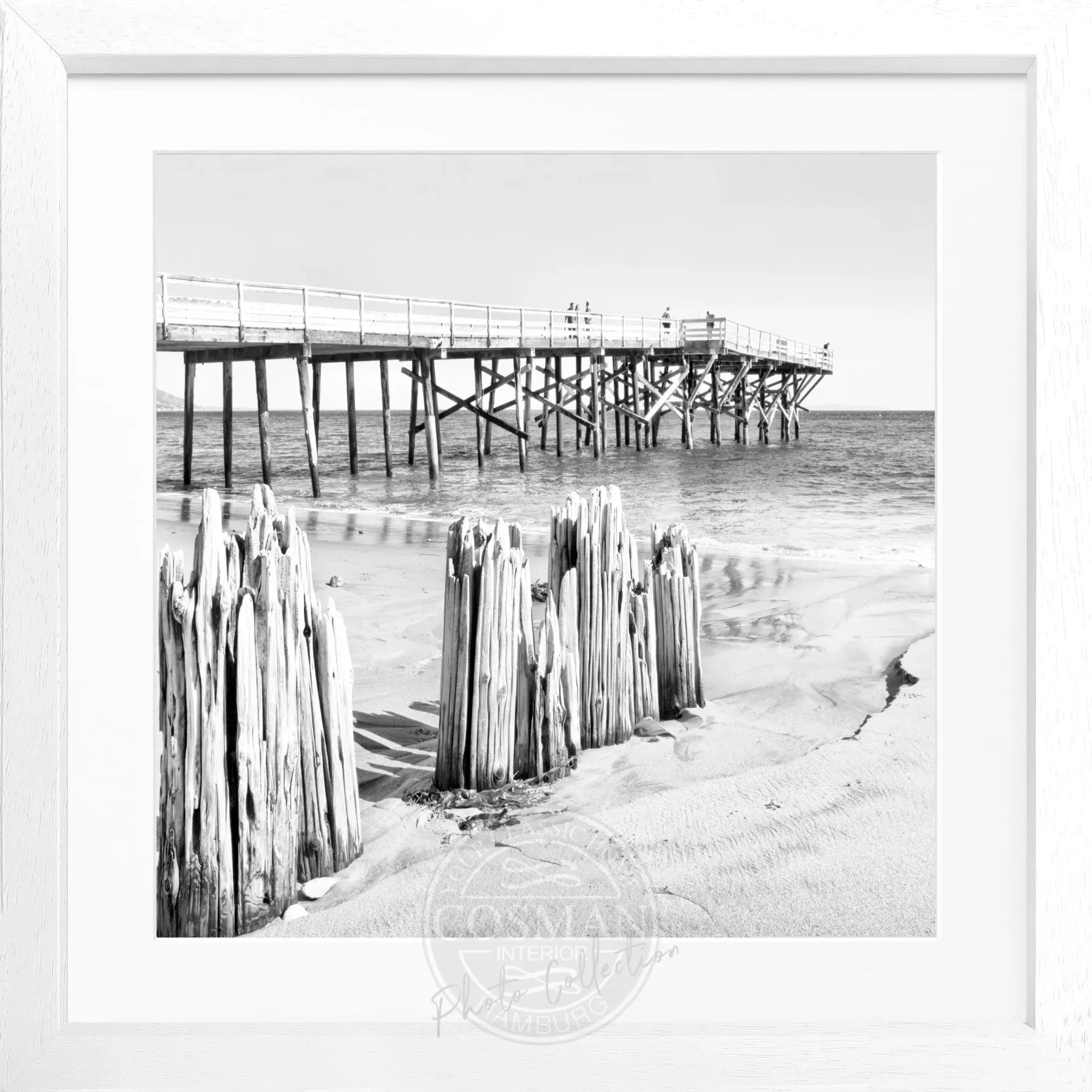 Schwarz-weiß Poster mit Rahmen, Kalifornien Malibu Beach, von Cosman-Photocollection, quadratisch, 55x55cm, entspannte Meereskulisse