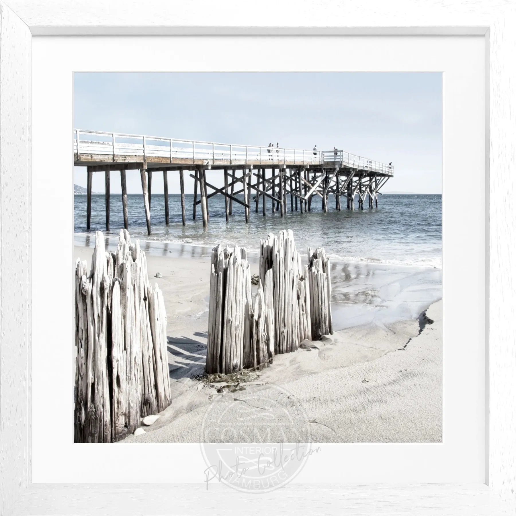 Schwarz-weiß Poster mit Rahmen, Kalifornien Malibu Beach Motiv, quadratisch, 55x55cm, von Cosman-Photocollection