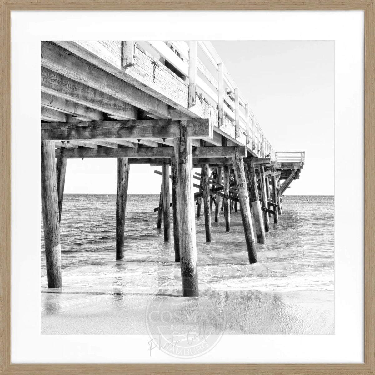 Schwarz-weiß Poster mit Rahmen, Kalifornien Malibu Pier Motiv, 55x55cm, von Cosman-Photocollection, quadratisches Wandbild