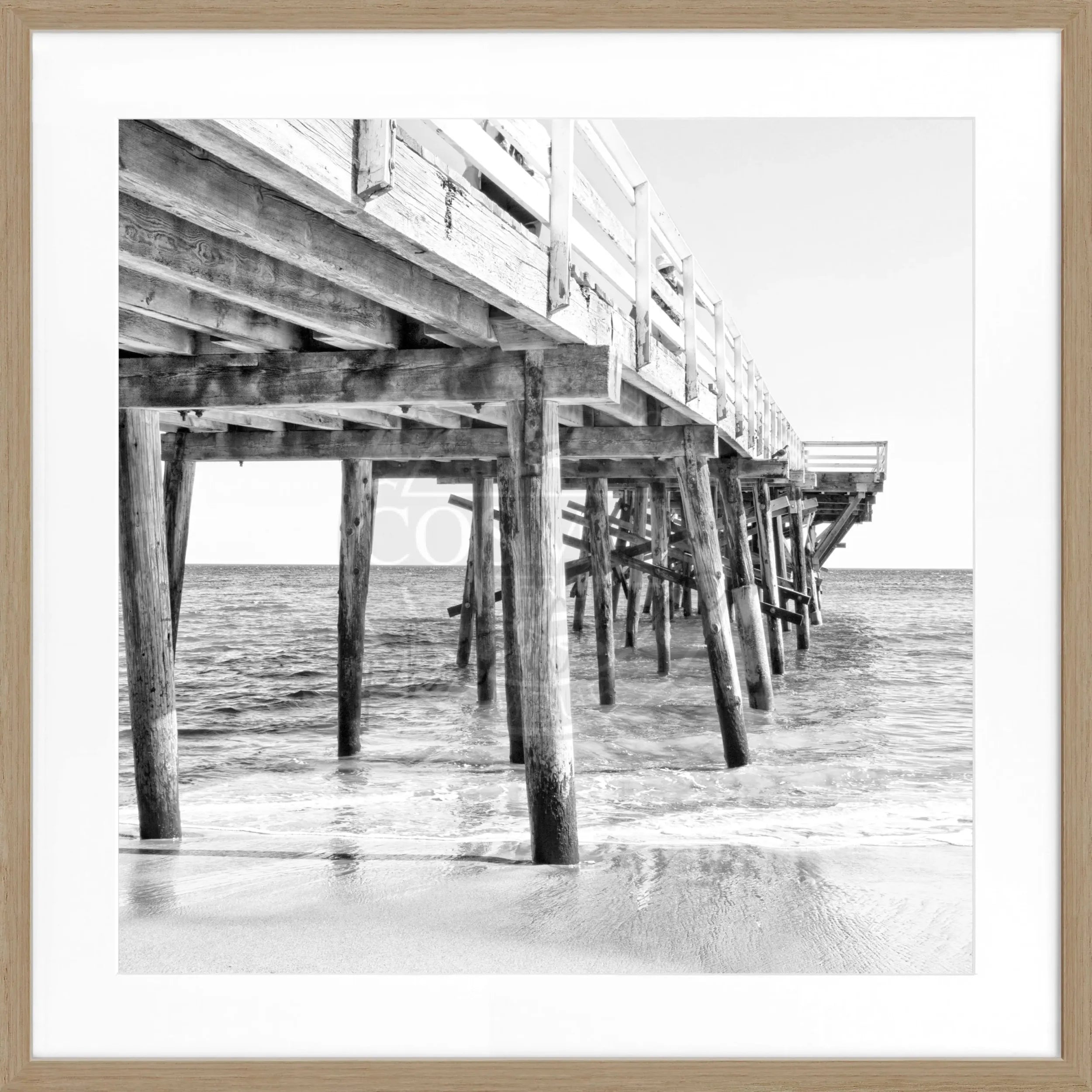 Schwarz-weiß Poster mit Rahmen, Kalifornien Malibu Pier Motiv, 55x55cm, von Cosman-Photocollection, quadratisches Wandbild