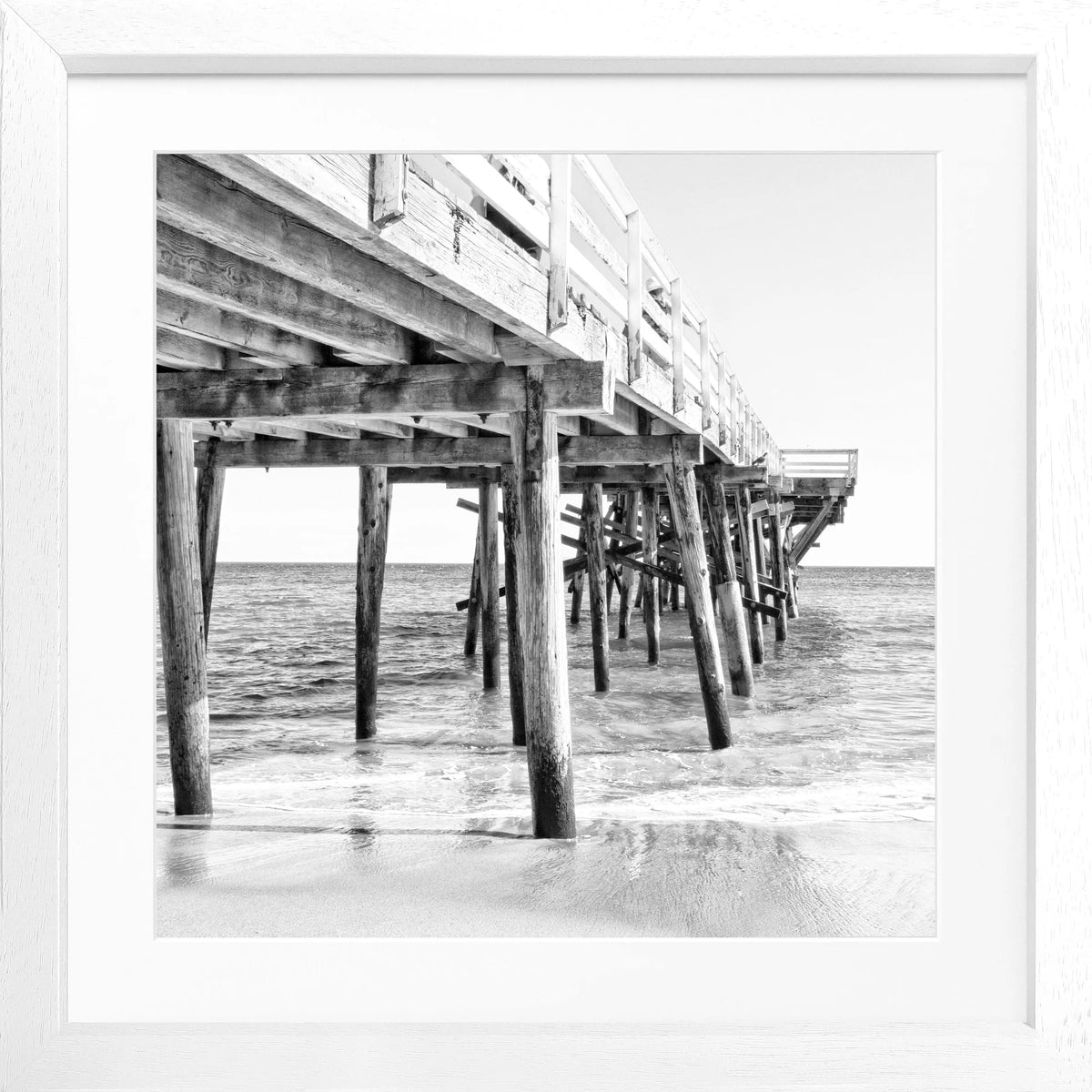Schwarz-weiß Poster mit Rahmen, Kalifornien Malibu Pier, quadratisch 55x55 cm, von Cosman-Photocollection