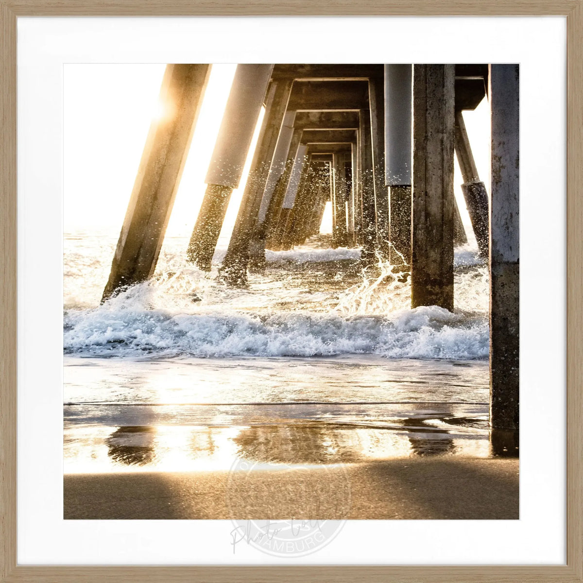 Schwarz-weiß Poster mit Rahmen, Kalifornien Pier Motiv, 55x55cm, von Cosman-Photocollection, quadratisches Wandbild
