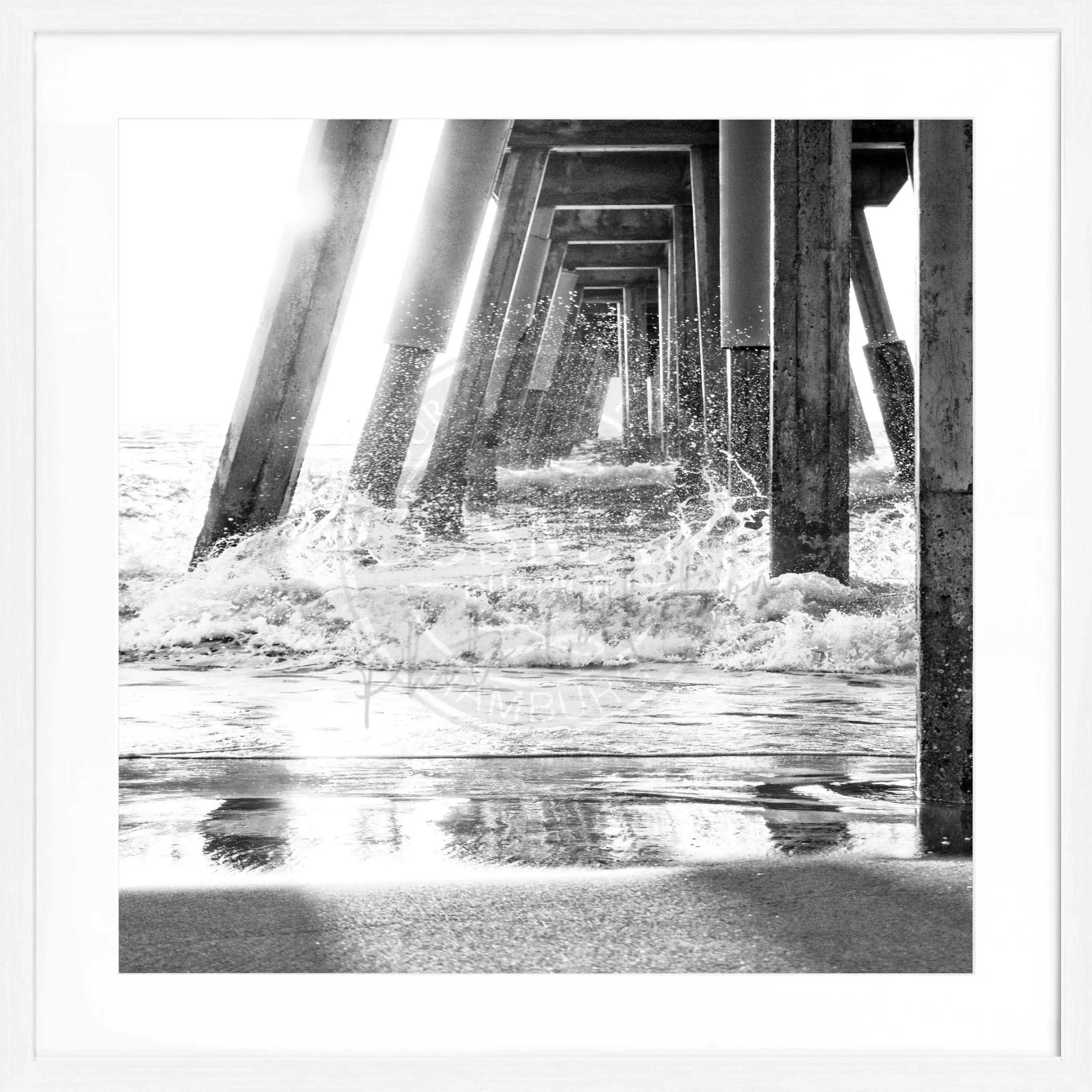 Schwarz-weiß Poster mit Rahmen, Kalifornien Pier Motiv, 55x55cm, von Cosman-Photocollection, quadratisch, Wanddekoration