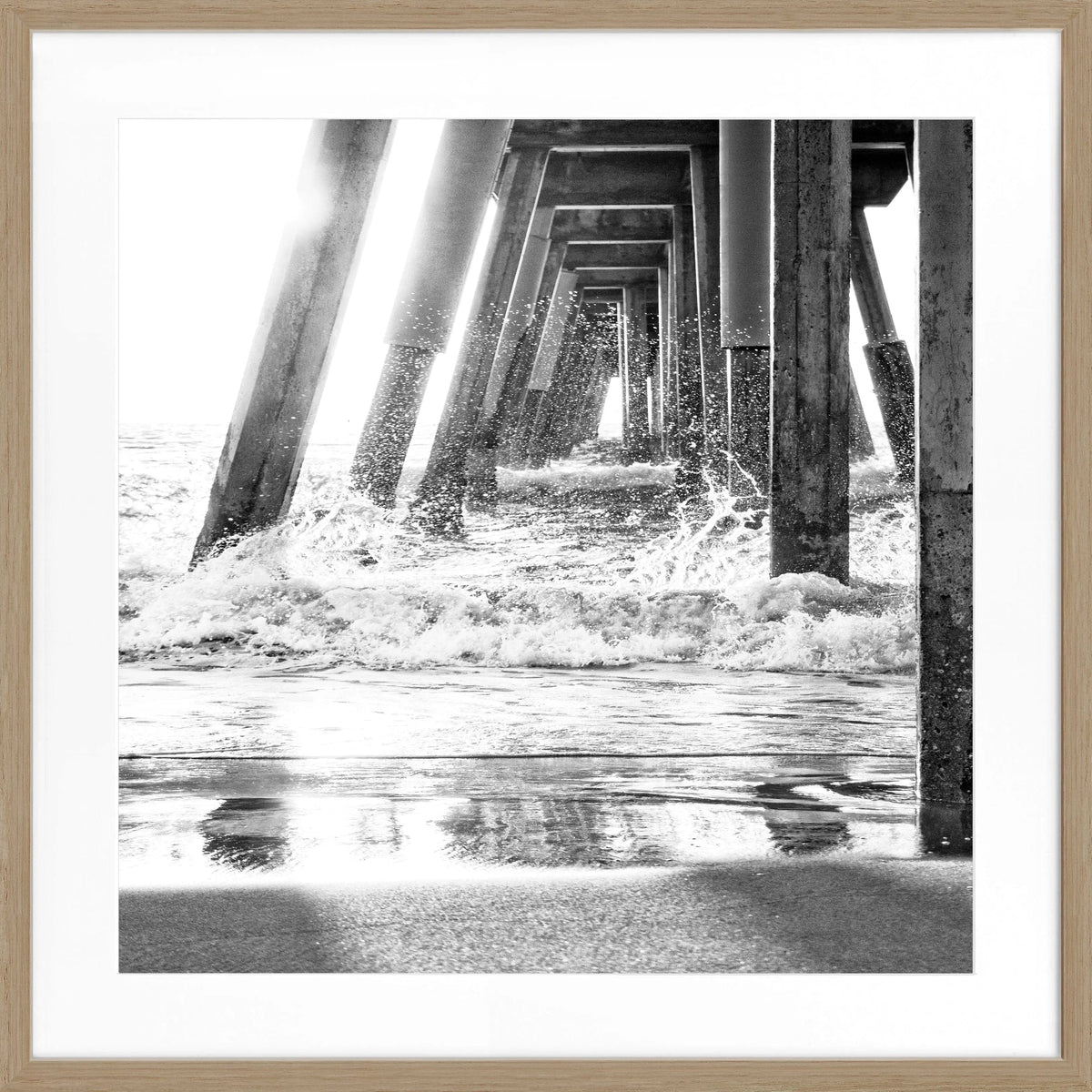 Schwarz-weißes Poster mit Rahmen von Cosman-Photocollection, Kalifornien Pier Motiv, quadratisch, 55x55cm, Wanddekoration