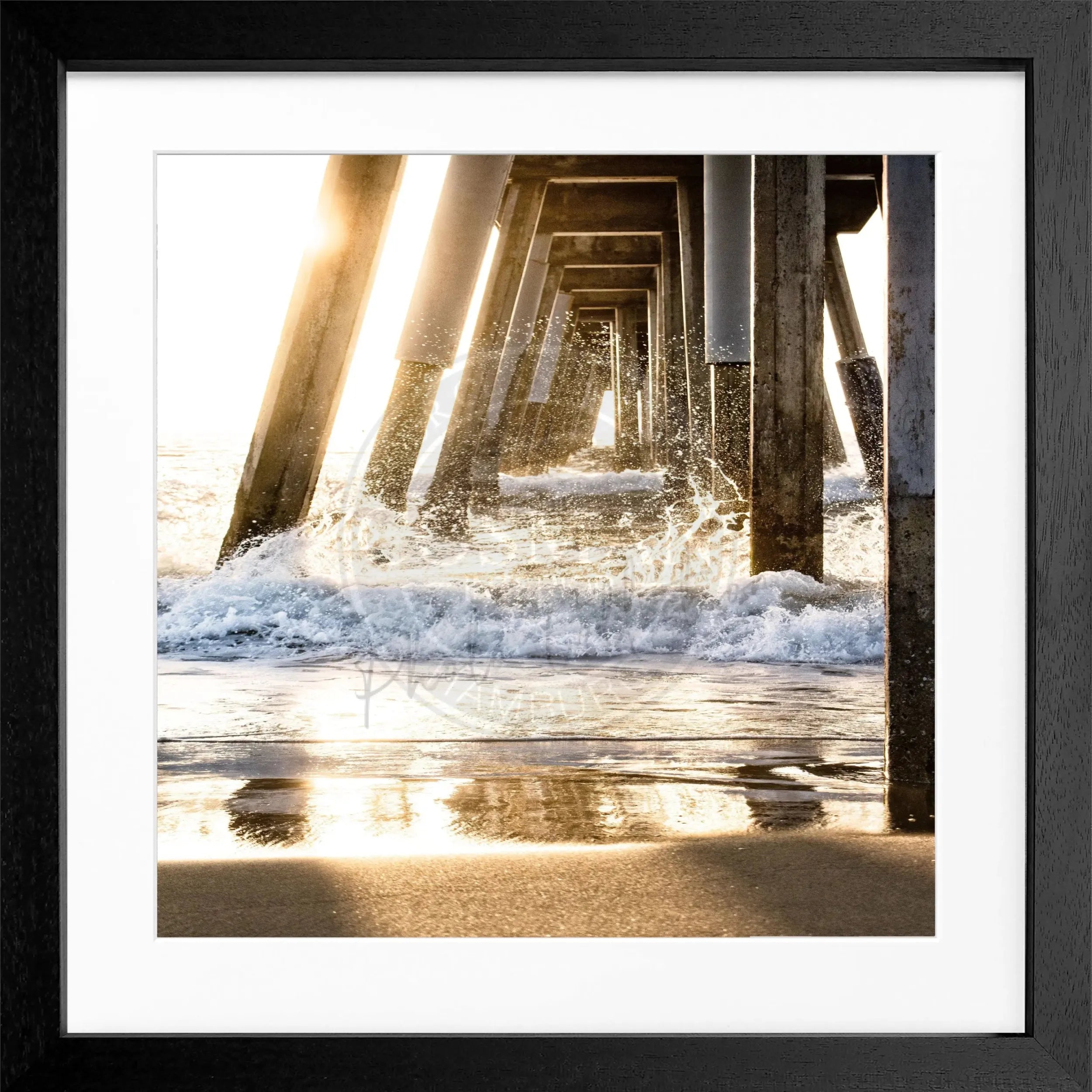 Schwarz-weiß Poster mit Rahmen, Kalifornien Pier Motiv, 55x55cm, von Cosman-Photocollection, quadratisches Wandbild
