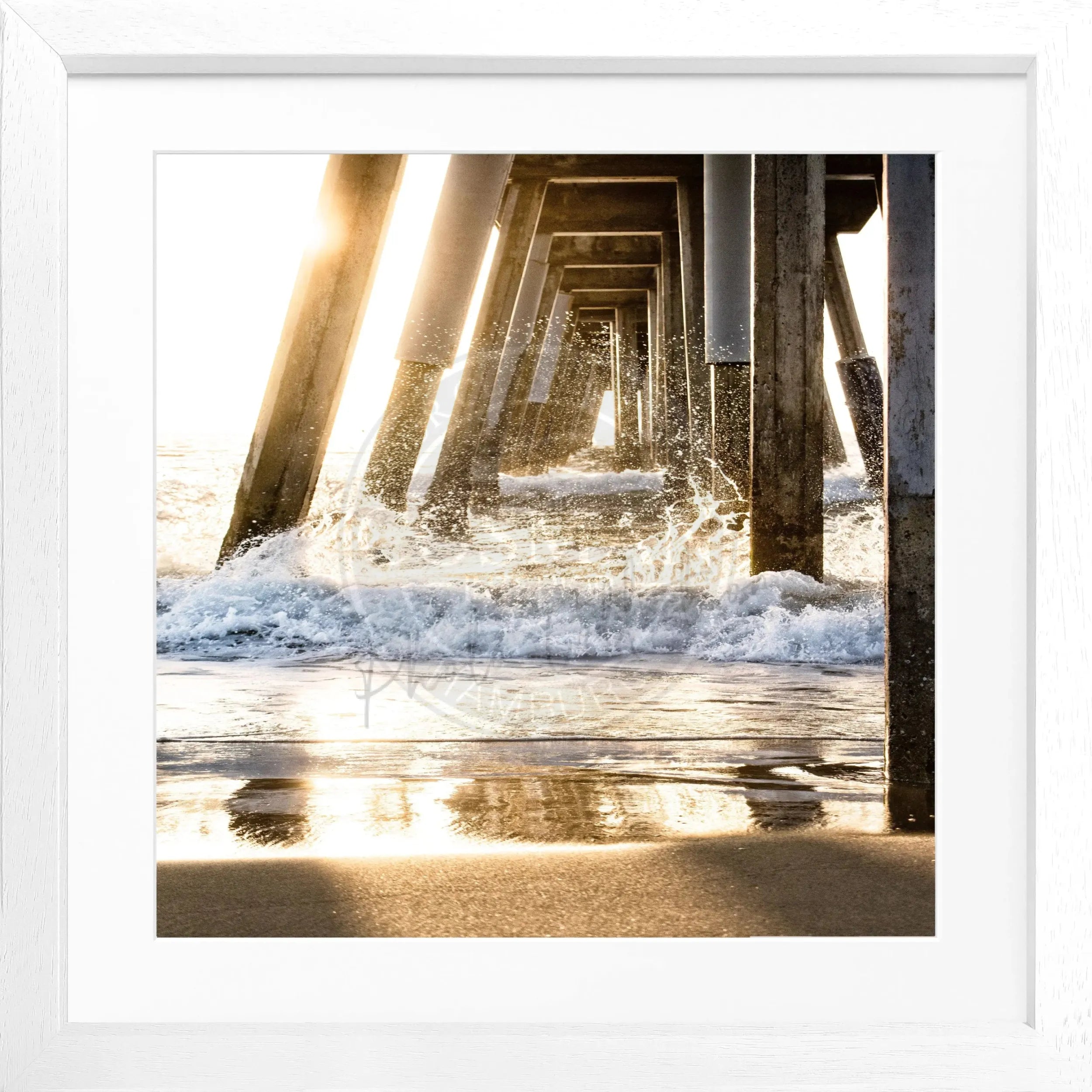 Schwarz-weiß Poster mit Rahmen von Kalifornien ‘Pier’ von Cosman-Photocollection, quadratisch 55x55 cm, Meeresmotiv