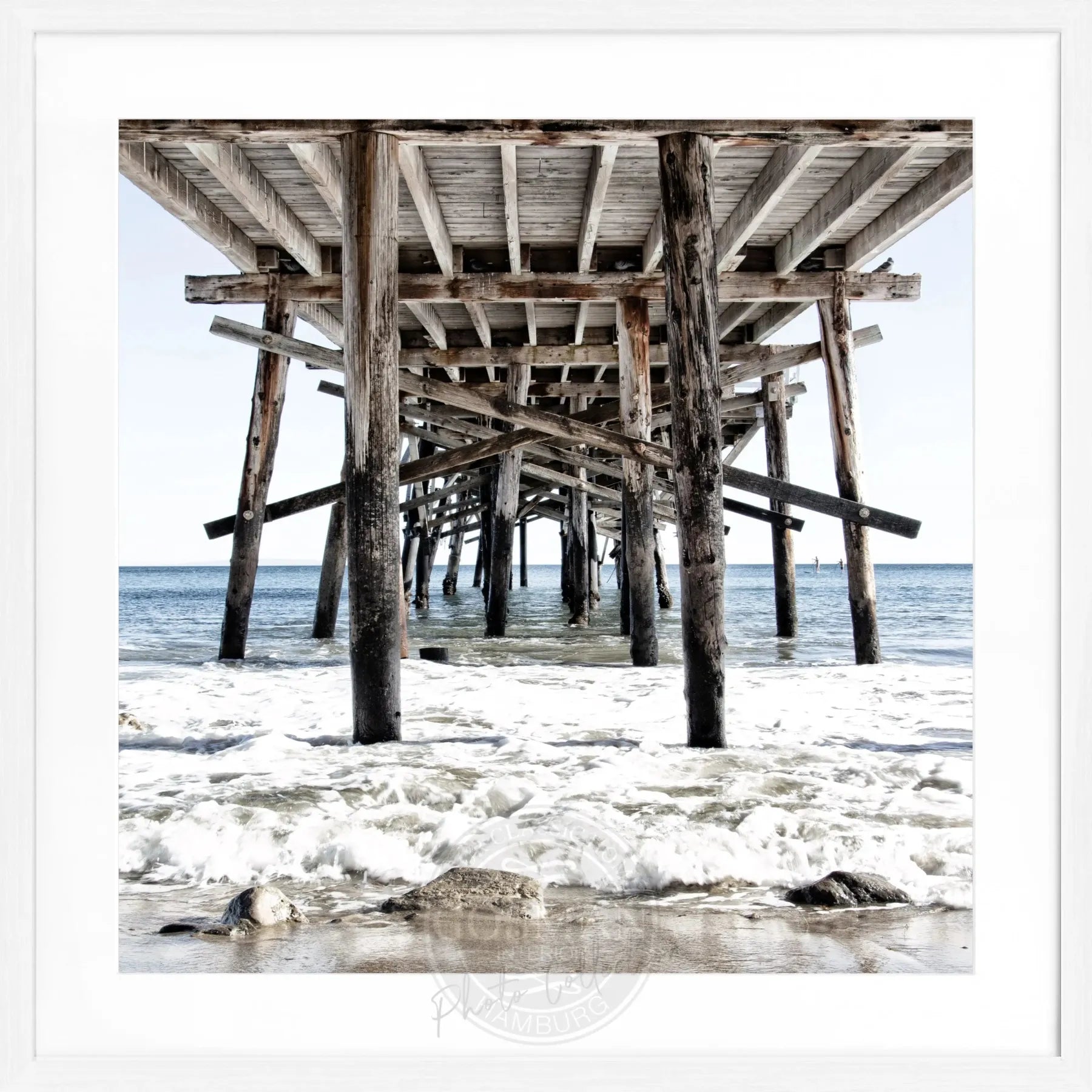 Schwarz-weiß Poster mit Rahmen von Cosman-Photocollection, Kalifornien Pier Motiv, quadratisch 55x55cm, Wanddekoration