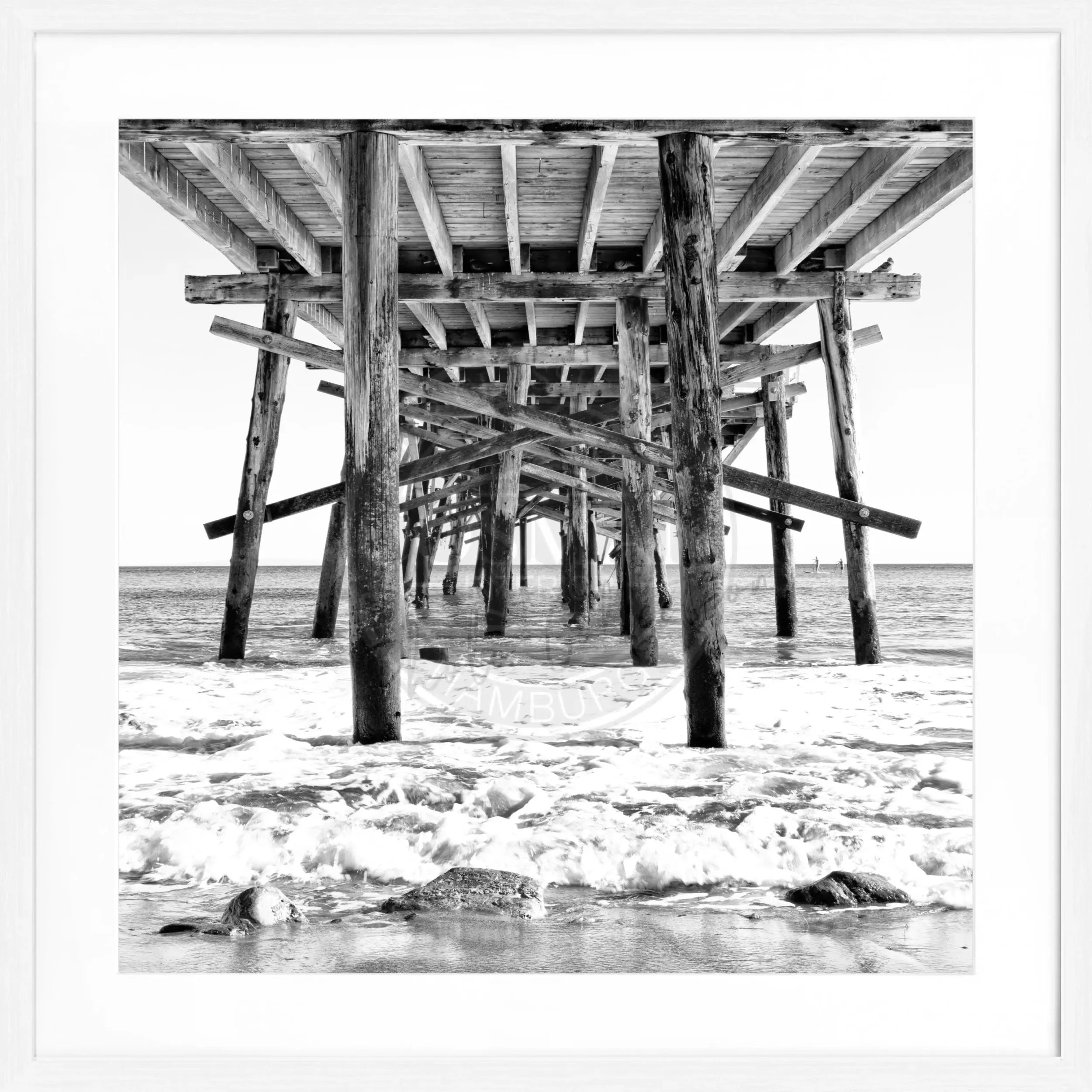 Schwarz-weiß Poster mit Rahmen von Cosman-Photocollection, Kalifornien Pier Motiv, quadratisch 55x55cm, Wanddekoration