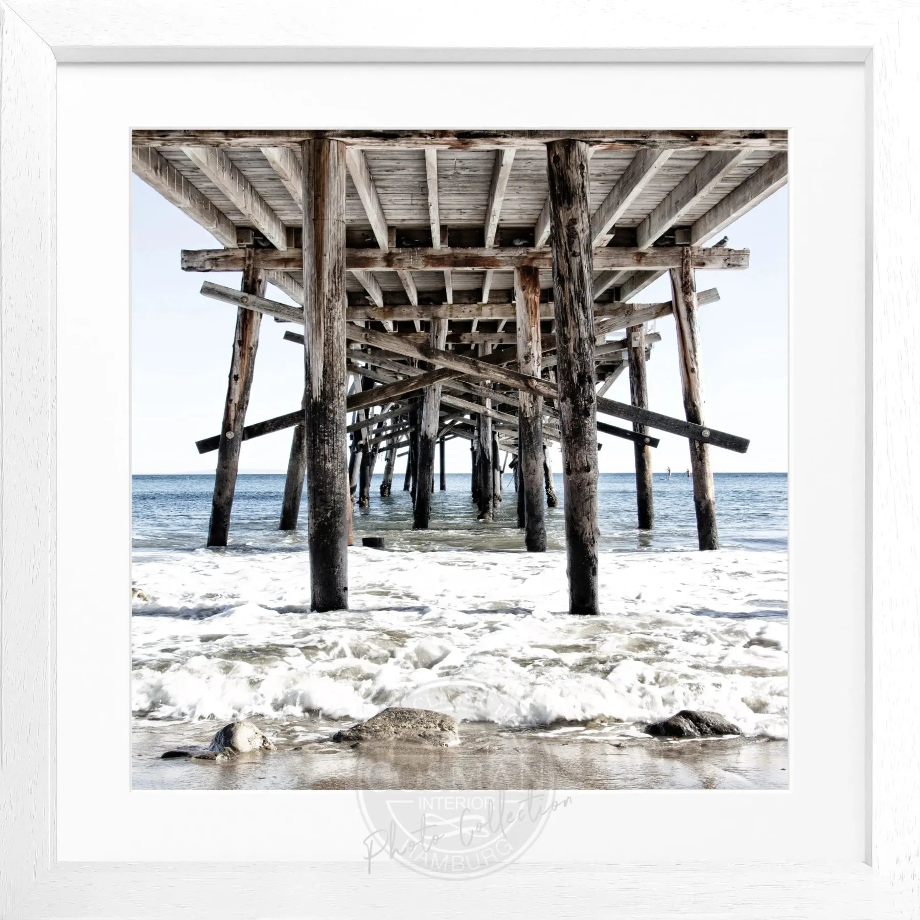 Schwarz-weiß Poster mit Rahmen von Cosman-Photocollection, Kalifornien Pier Motiv, quadratisch 55x55cm, Wanddekoration