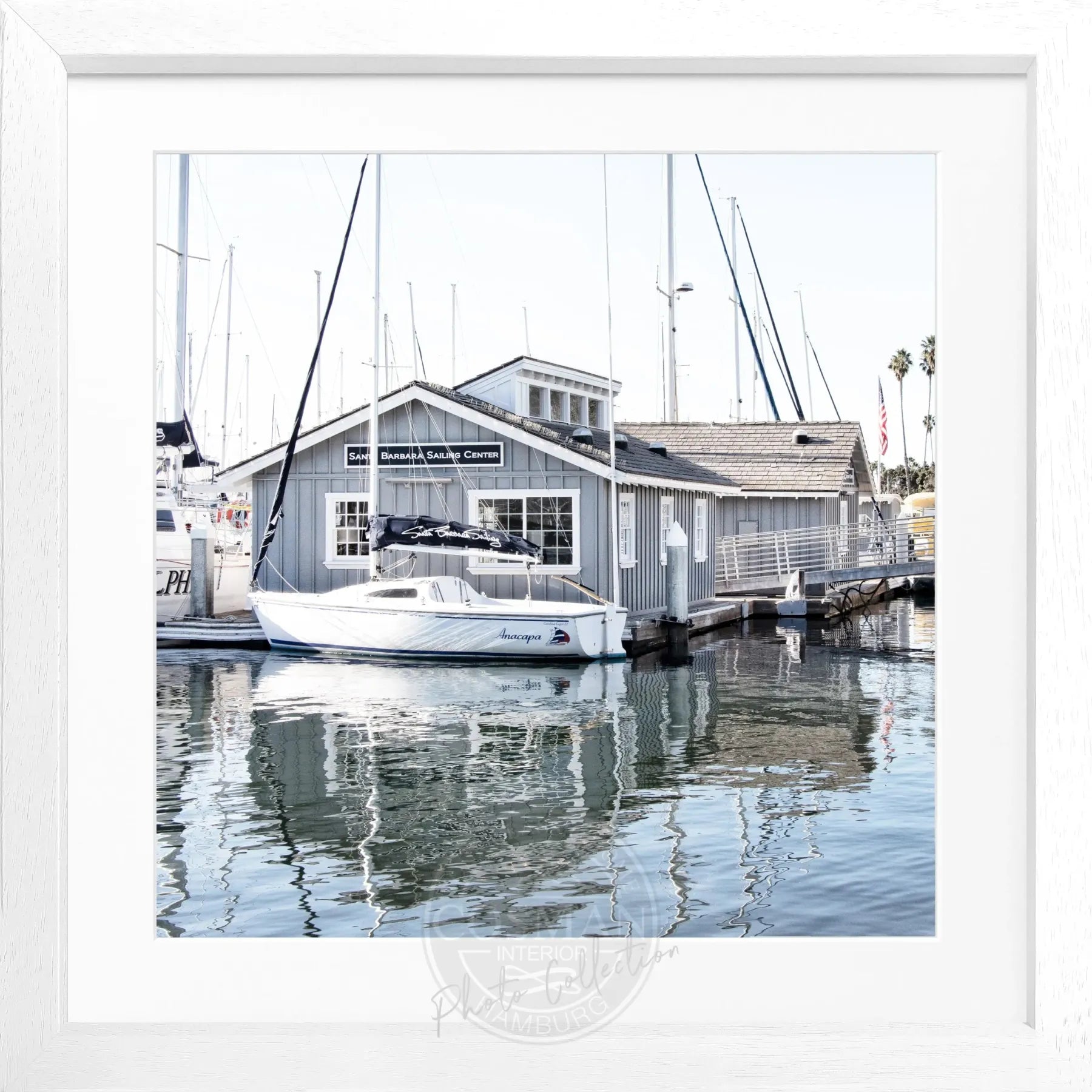 Schwarz-weiß Poster mit Rahmen von Cosman-Photocollection, Kalifornien Santa Barbara ’Boat House’, quadratisch, 55x55cm, Motiv in Bild