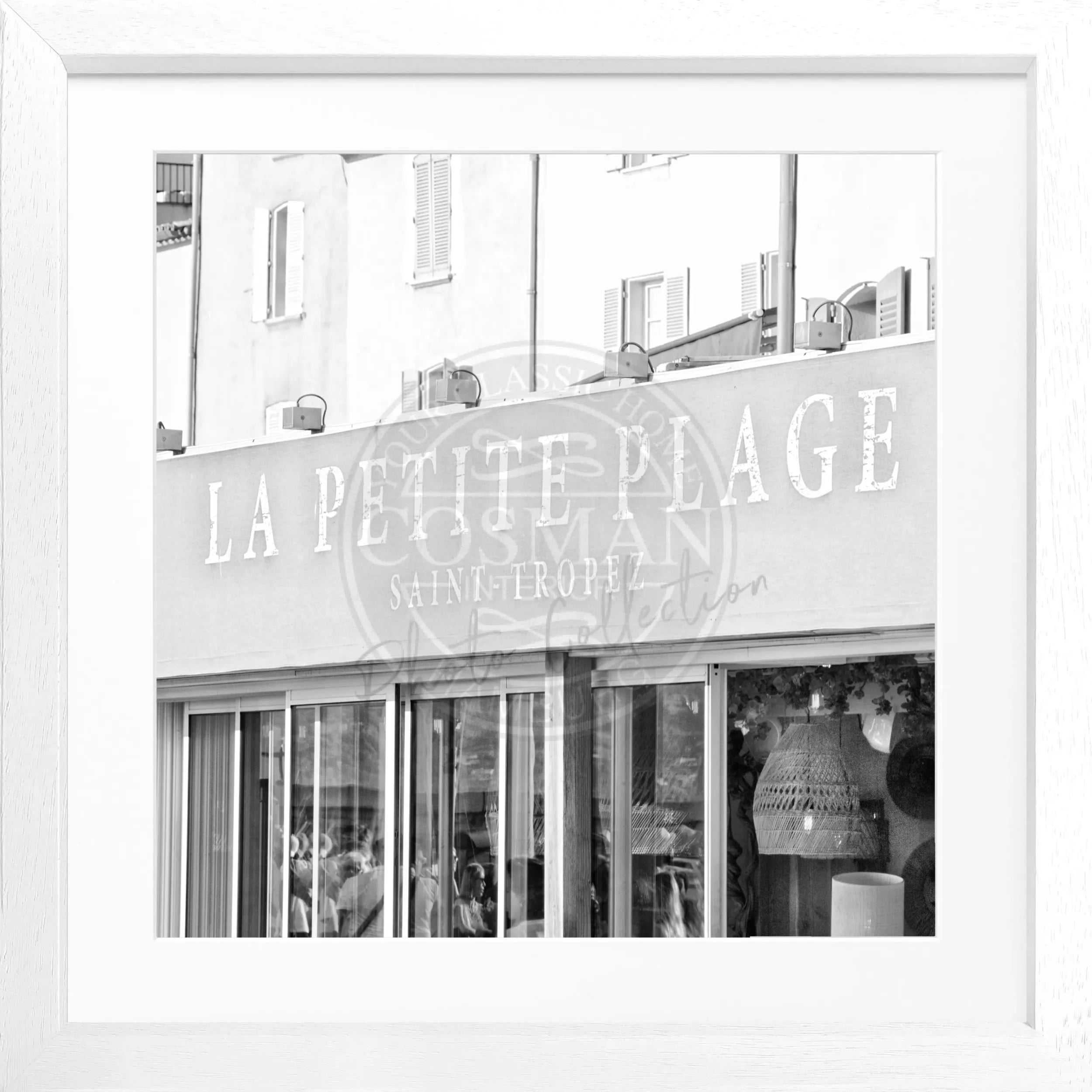 Schwarz-weiß Poster mit Rahmen, "La Petite Plage" Motiv aus Saint Tropez, von Cosman-Photocollection, quadratisch 55x55cm