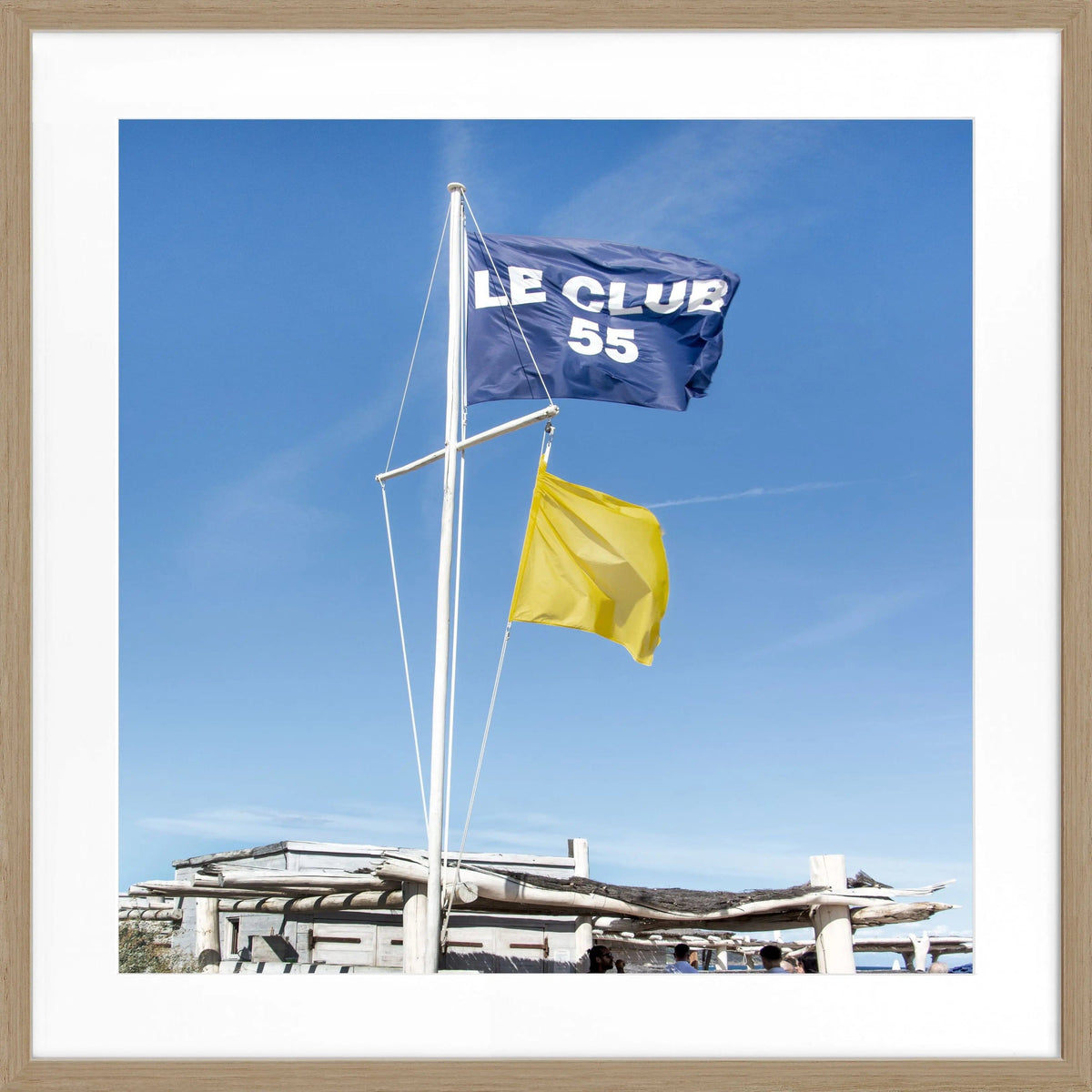Schwarz-weiß Poster mit Rahmen ’Le Club 55’ Saint Tropez, quadratisch 55x55cm, von Cosman-Photocollection.