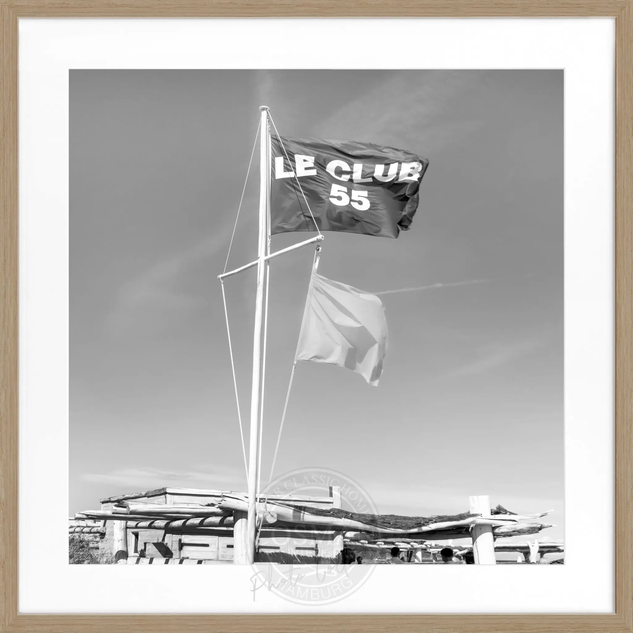 Schwarz-weiß Poster mit Rahmen 'Le Club 55' Saint Tropez, 55x55cm, von Cosman-Photocollection, quadratisches Wandbild