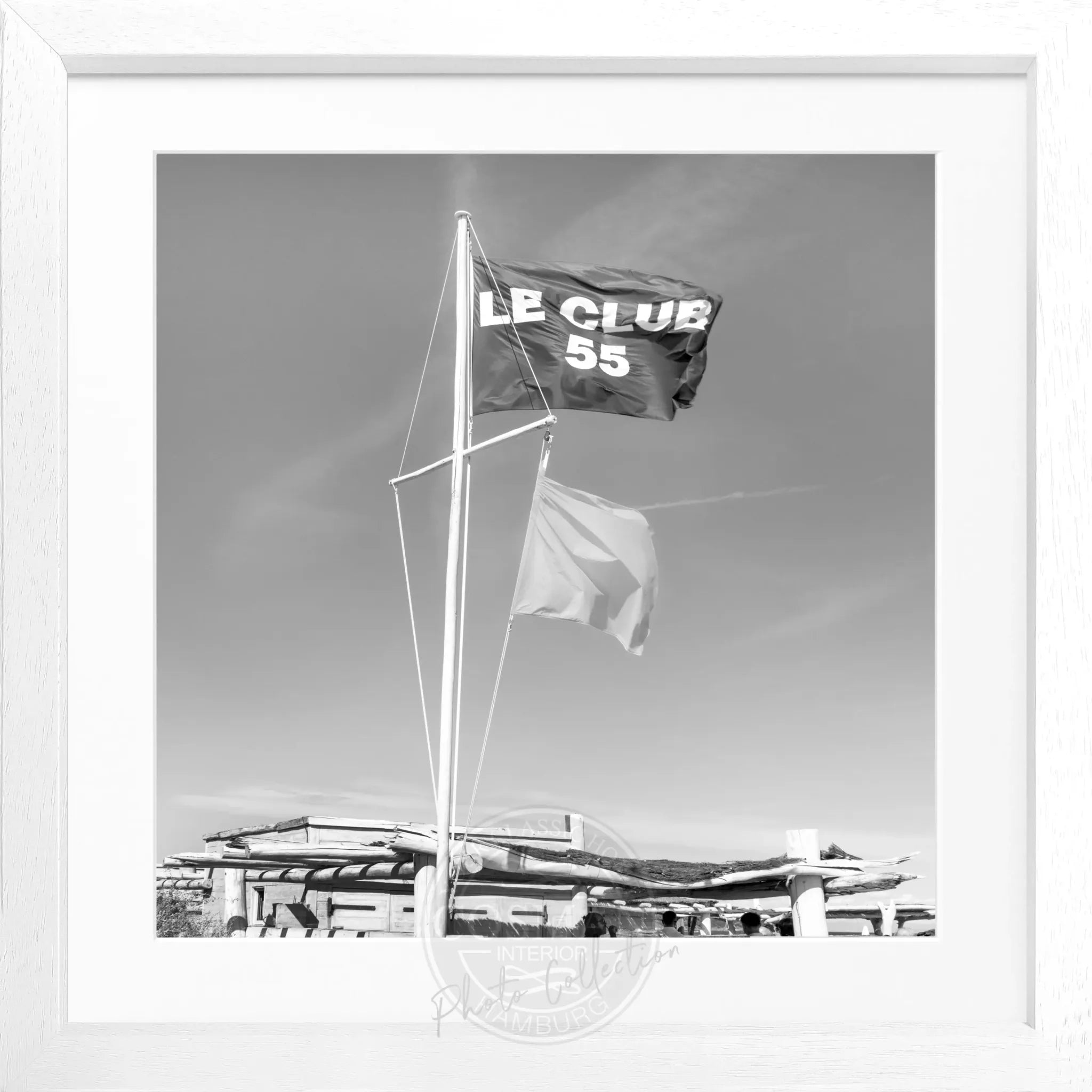 Schwarz-weiß Poster mit Rahmen „Le Club 55“ Saint Tropez, quadratisch, 55x55 cm, von Cosman-Photocollection