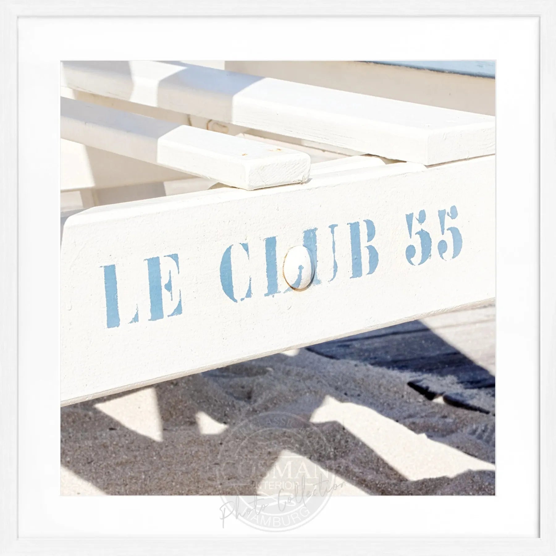 Schwarz-weißer Poster mit Rahmen, Motiv von Le Club 55 in Saint Tropez, 55x55cm, von Cosman-Photocollection