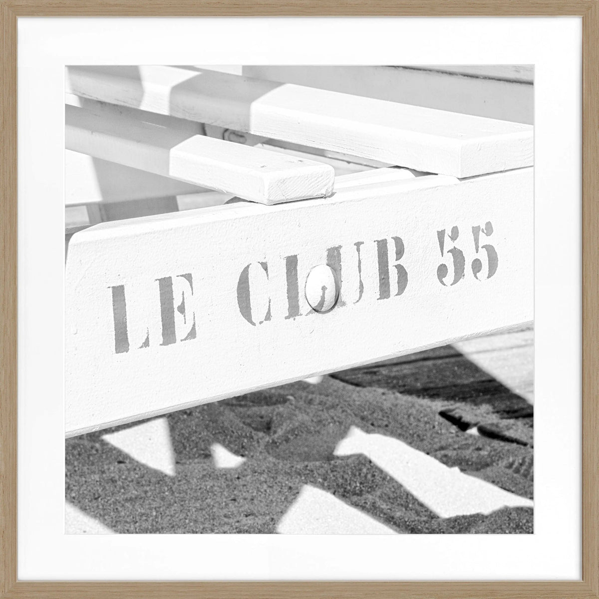 Schwarz-weiß Poster mit Rahmen von Cosman-Photocollection, Motiv ’Le Club 55’ in Saint Tropez, quadratisch 55x55 cm.