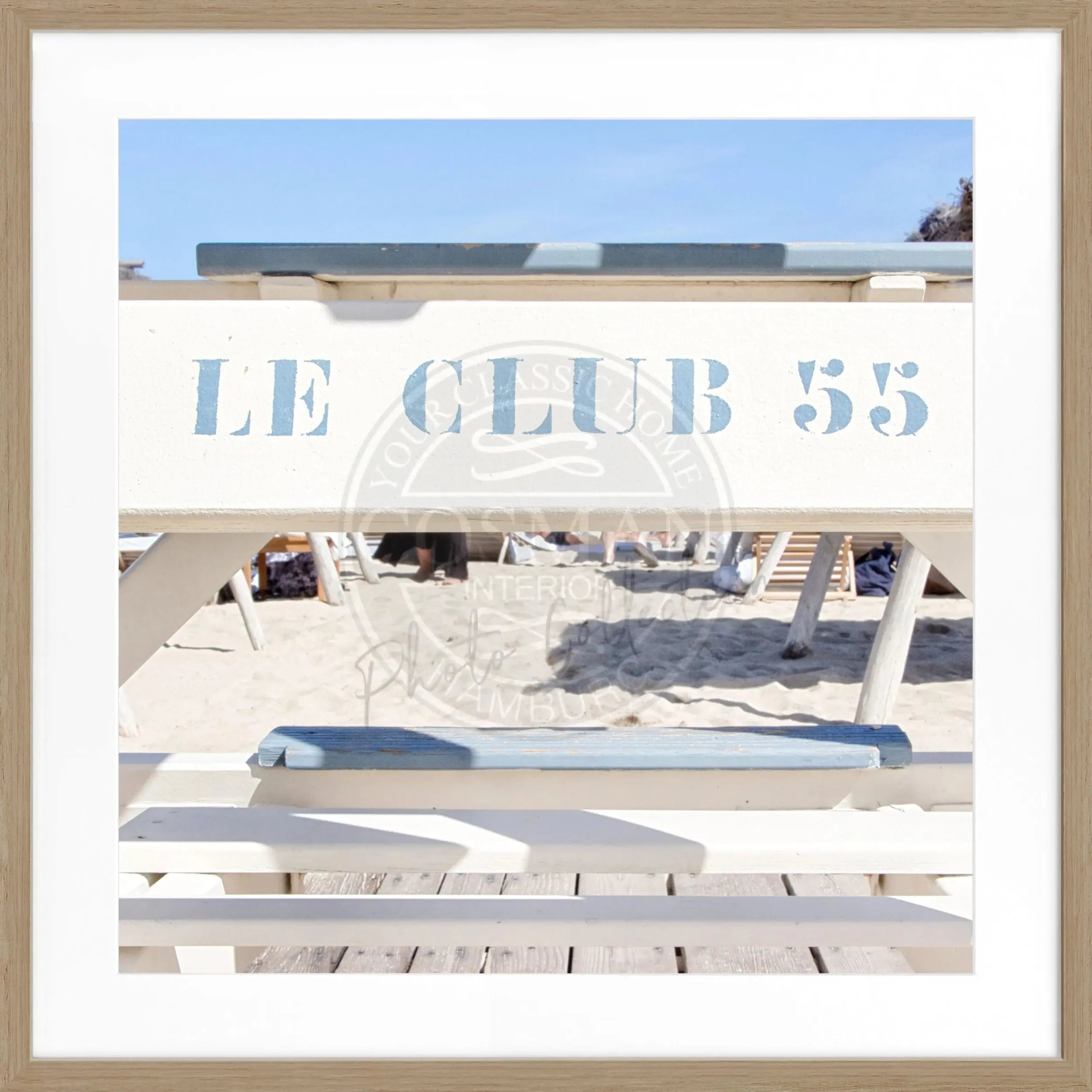 Schwarz-weiß Poster mit Rahmen „Le Club 55“ Saint Tropez von Cosman-Photocollection, quadratisches 55x55 cm Motiv.