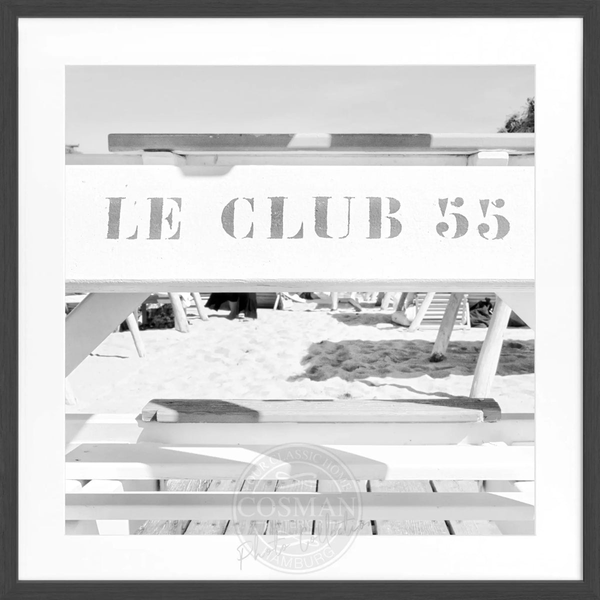 Schwarz-weiß Poster mit Rahmen ’Le Club 55’ Saint Tropez, quadratisch 55x55cm, von Cosman-Photocollection.