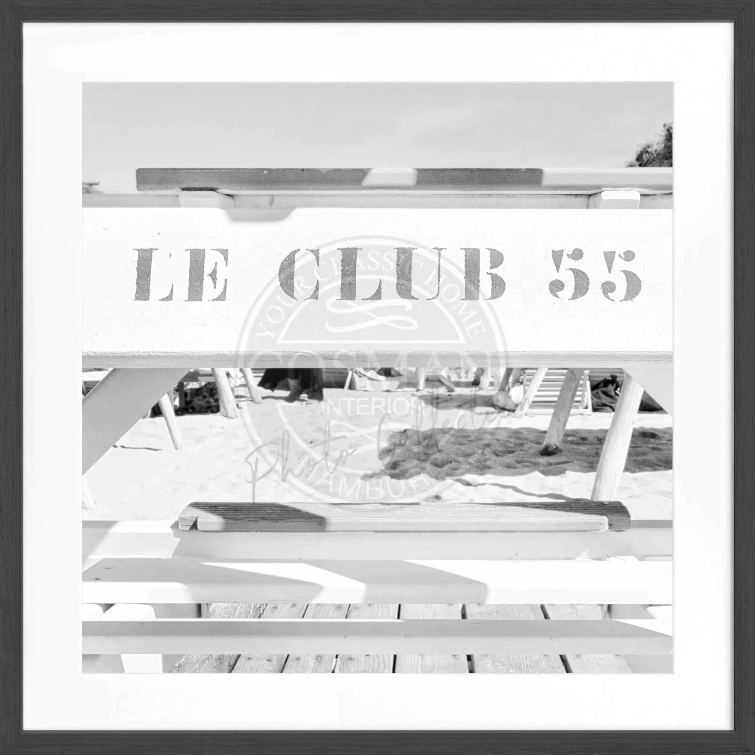 Schwarz-weiß Poster mit Rahmen ’Le Club 55’ Saint Tropez, quadratisch 55x55cm, von Cosman-Photocollection.