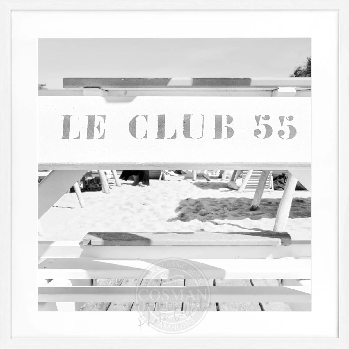 Schwarz-Weiß-Poster mit Rahmen von Cosman-Photocollection, Motiv 'Le Club 55' in Saint Tropez, quadratisch, 55x55 cm