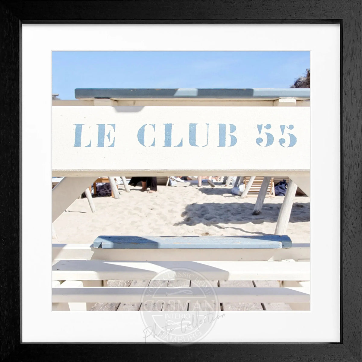 Schwarz-weiß Poster mit Rahmen 'Le Club 55' Saint Tropez, Quadratisch 55x55cm von Cosman-Photocollection.
