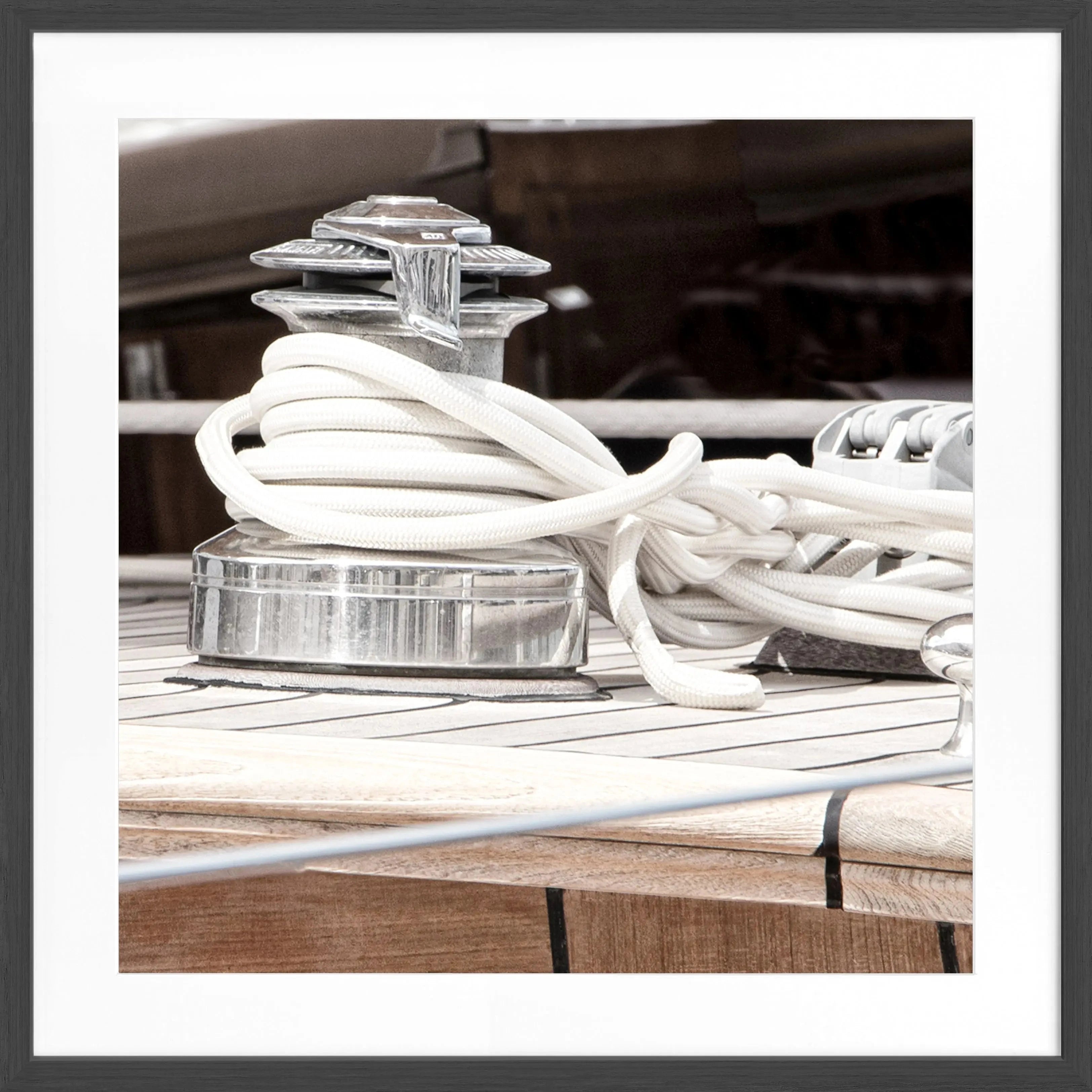 Schwarz-weiß Poster mit Rahmen ’Sailing’ Saint Tropez von Cosman-Photocollection, quadratisch 55x55cm, maritime Segelboot Szene