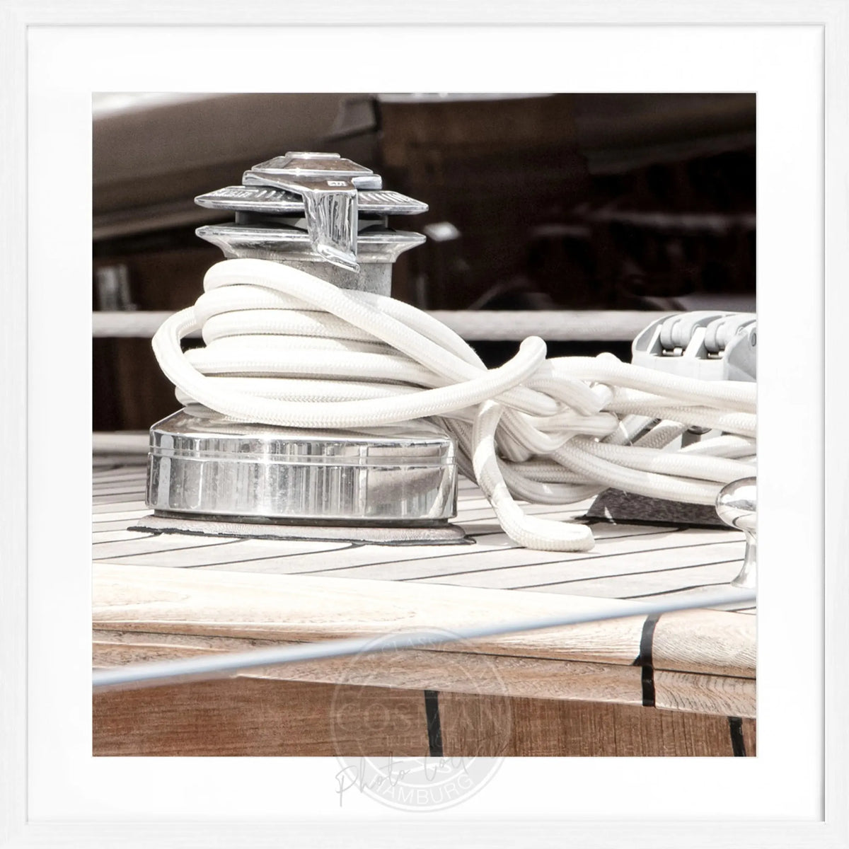 Schwarz-weiß Poster mit Rahmen 'Sailing' von Cosman-Photocollection, Motiv von Saint Tropez, quadratisch 55x55 cm