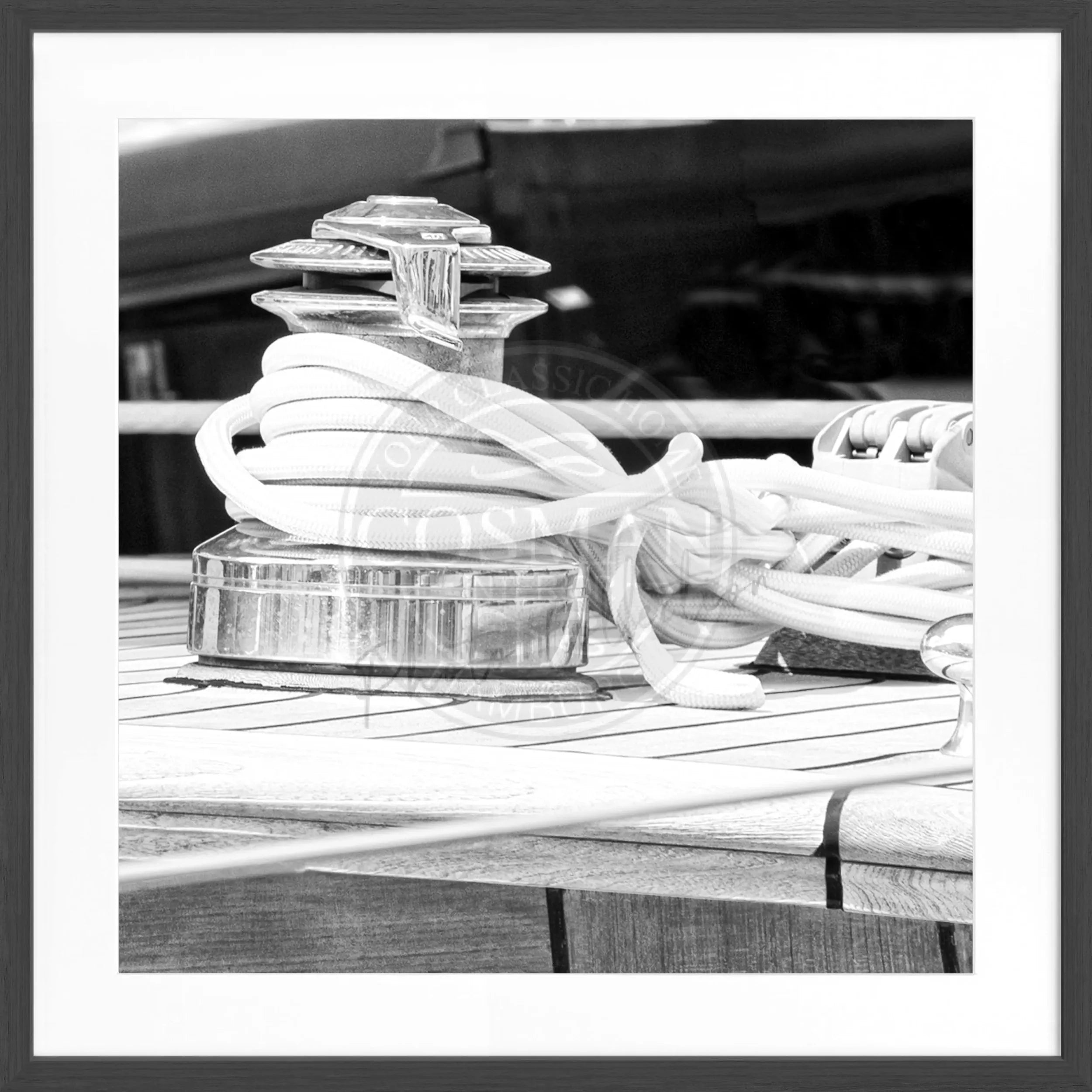 Schwarz-weiß Poster mit Rahmen 'Sailing' Saint Tropez von Cosman-Photocollection, quadratisch 55x55 cm, Segelboot-Motiv