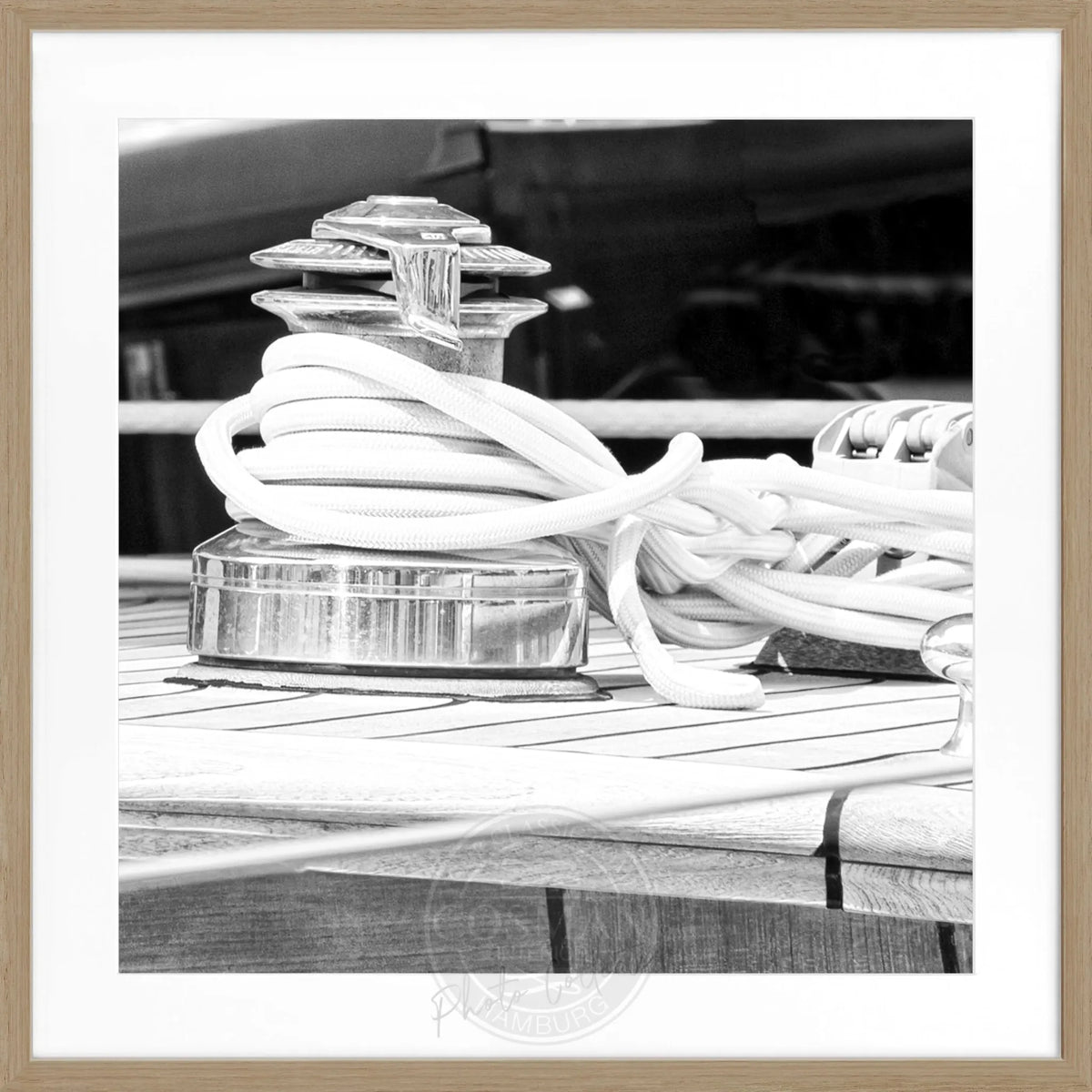 Schwarzweiß Poster mit Rahmen ’Sailing’ von Cosman-Photocollection, Motiv von Saint Tropez, quadratisch 55x55cm