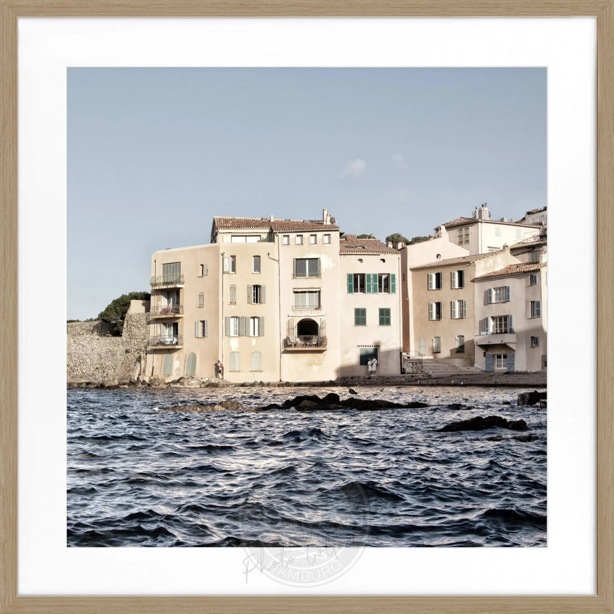 Schwarz-weißes quadratisches Poster mit Rahmen, Saint Tropez Motiv, von Cosman-Photocollection, 55x55 cm