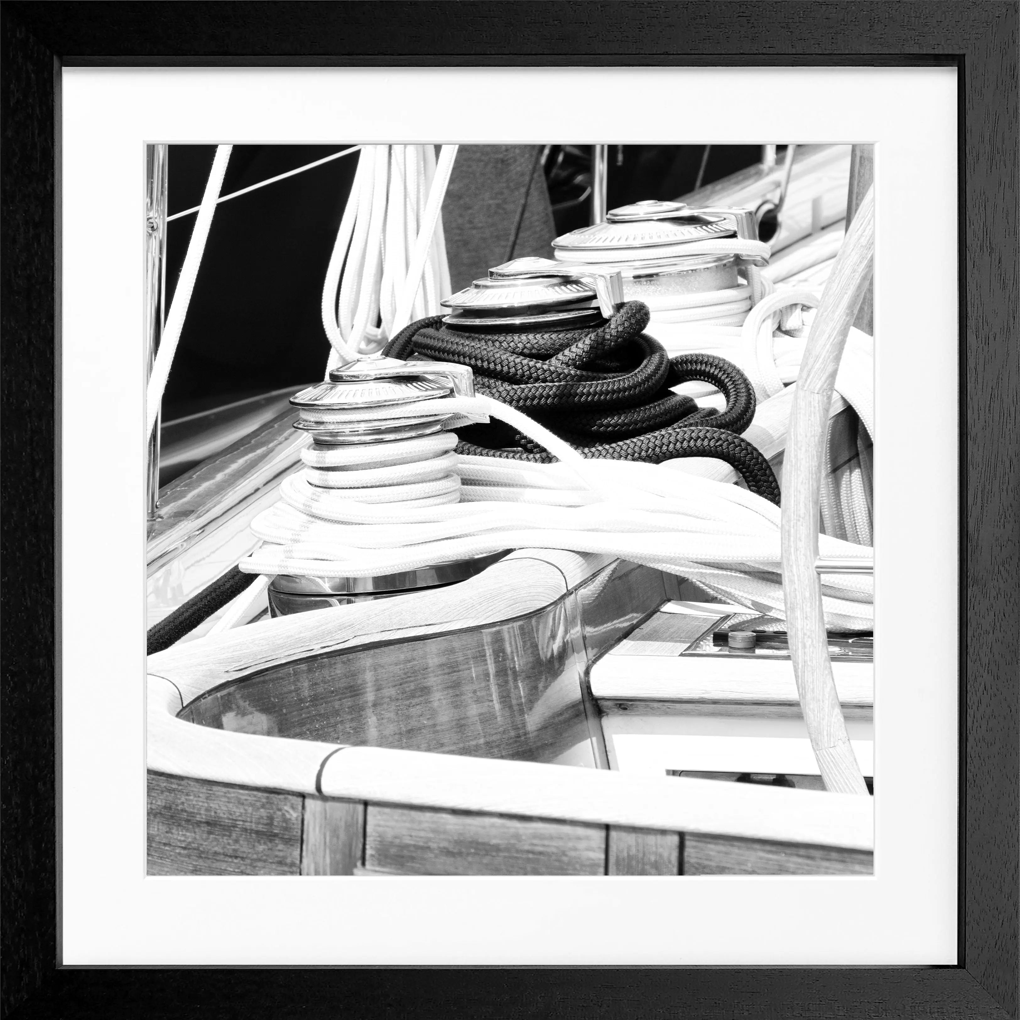 Schwarz-Weiß-Poster mit Rahmen, Segelboot in Saint Tropez, Cosman-Photocollection, quadratisch 55x55 cm, elegante Wanddekoration