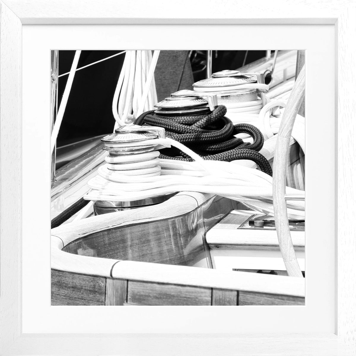 Schwarz-weiß Poster mit Rahmen, Segelboot in Saint Tropez, von Cosman-Photocollection, quadratisch 55x55cm, stilvolle Wanddekoration