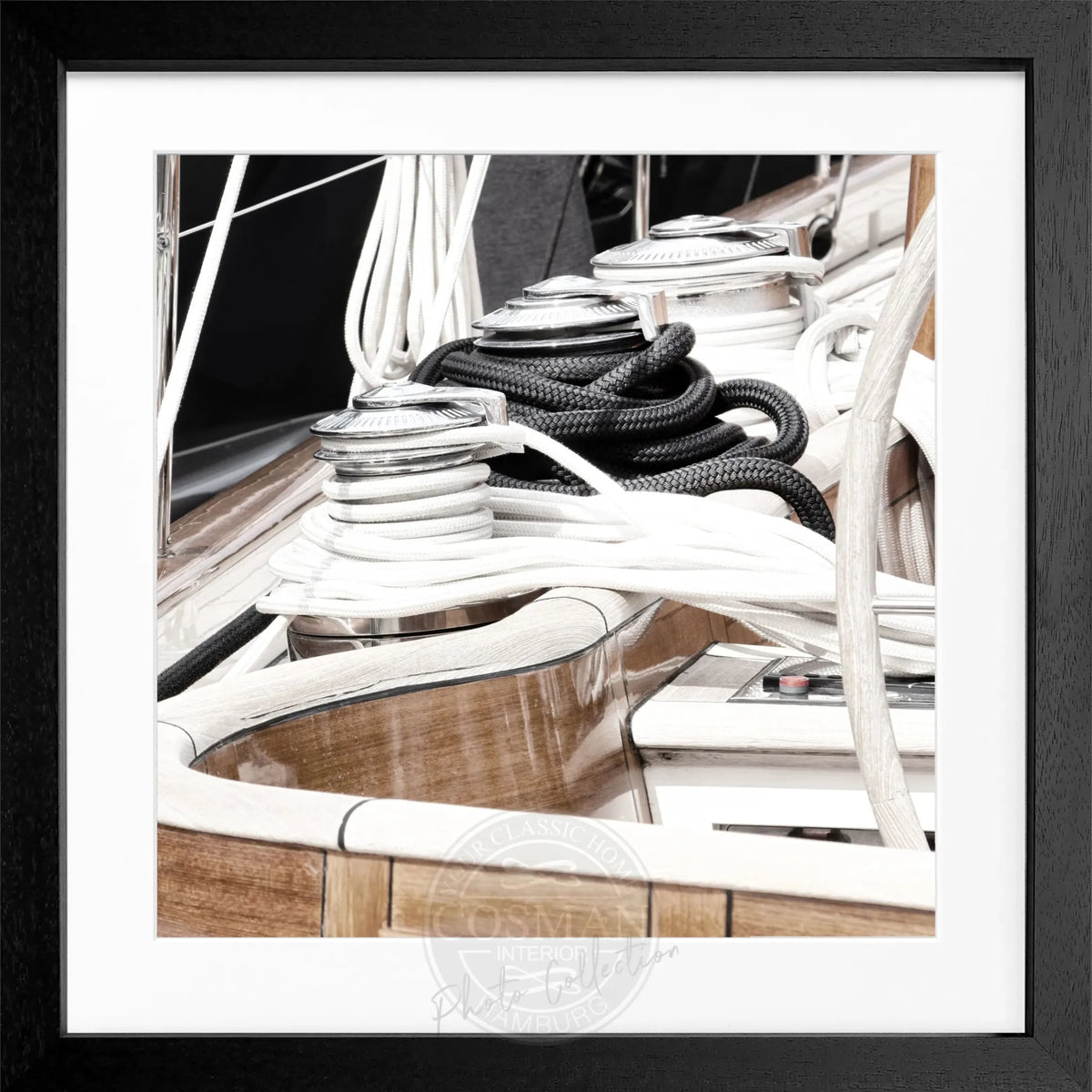Schwarz-weiß Poster mit Rahmen, Segelboot in Saint Tropez, Cosman-Photocollection, quadratisches Format 55x55cm