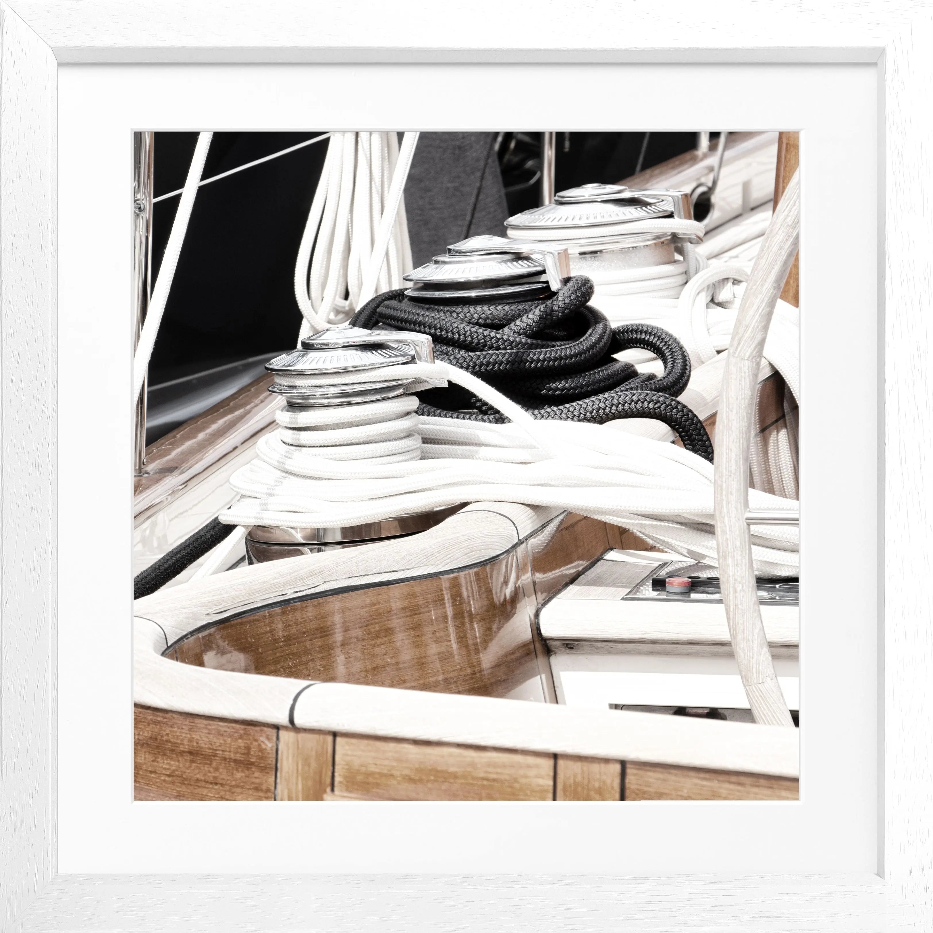 Schwarz-weißes Poster mit Rahmen, Segelboot-Motiv in Saint Tropez, von Cosman-Photocollection, quadratisch 55x55 cm
