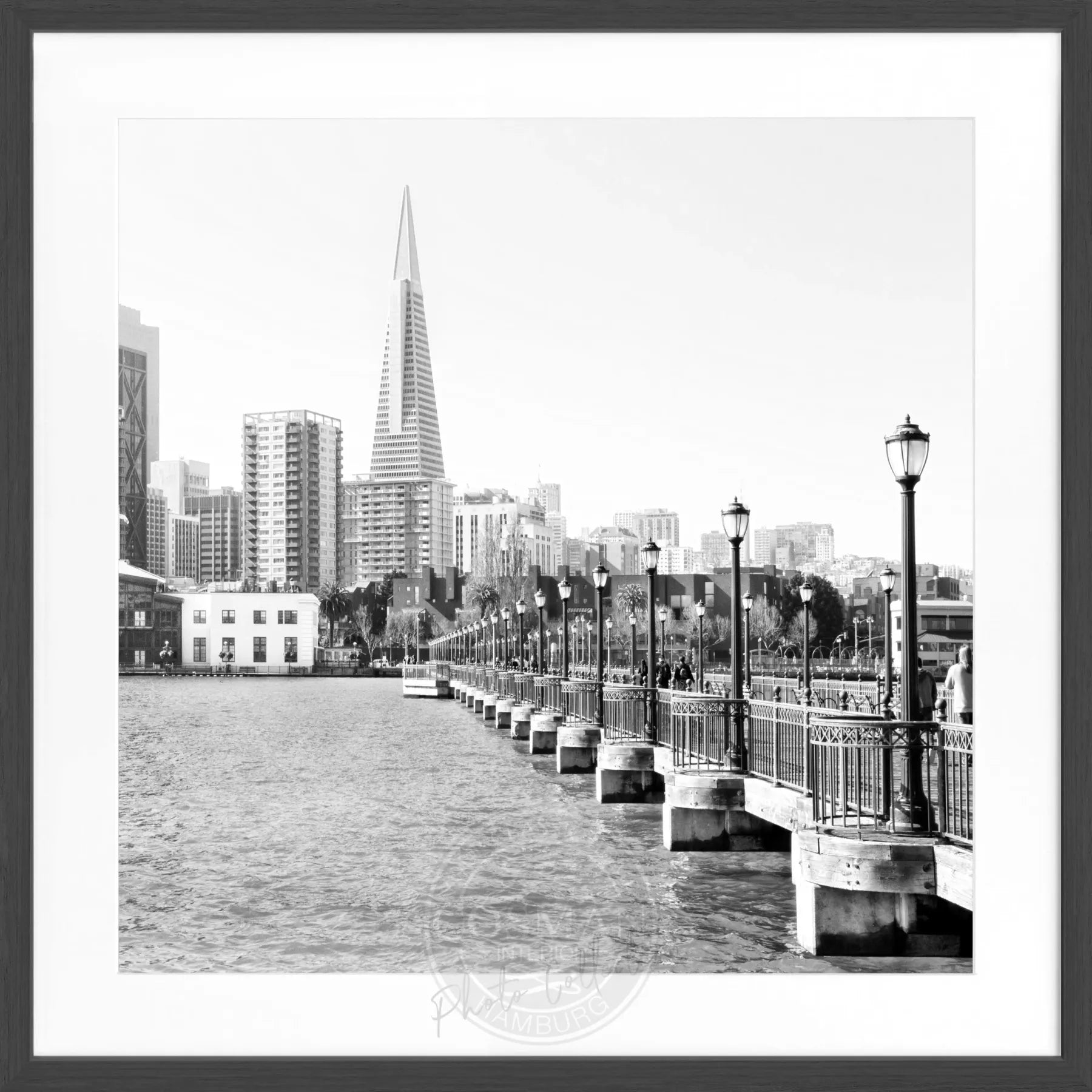 Schwarz-weiß Poster mit Rahmen von Cosman-Photocollection, Skyline von San Francisco, quadratisch, 55x55cm, urbames Motiv