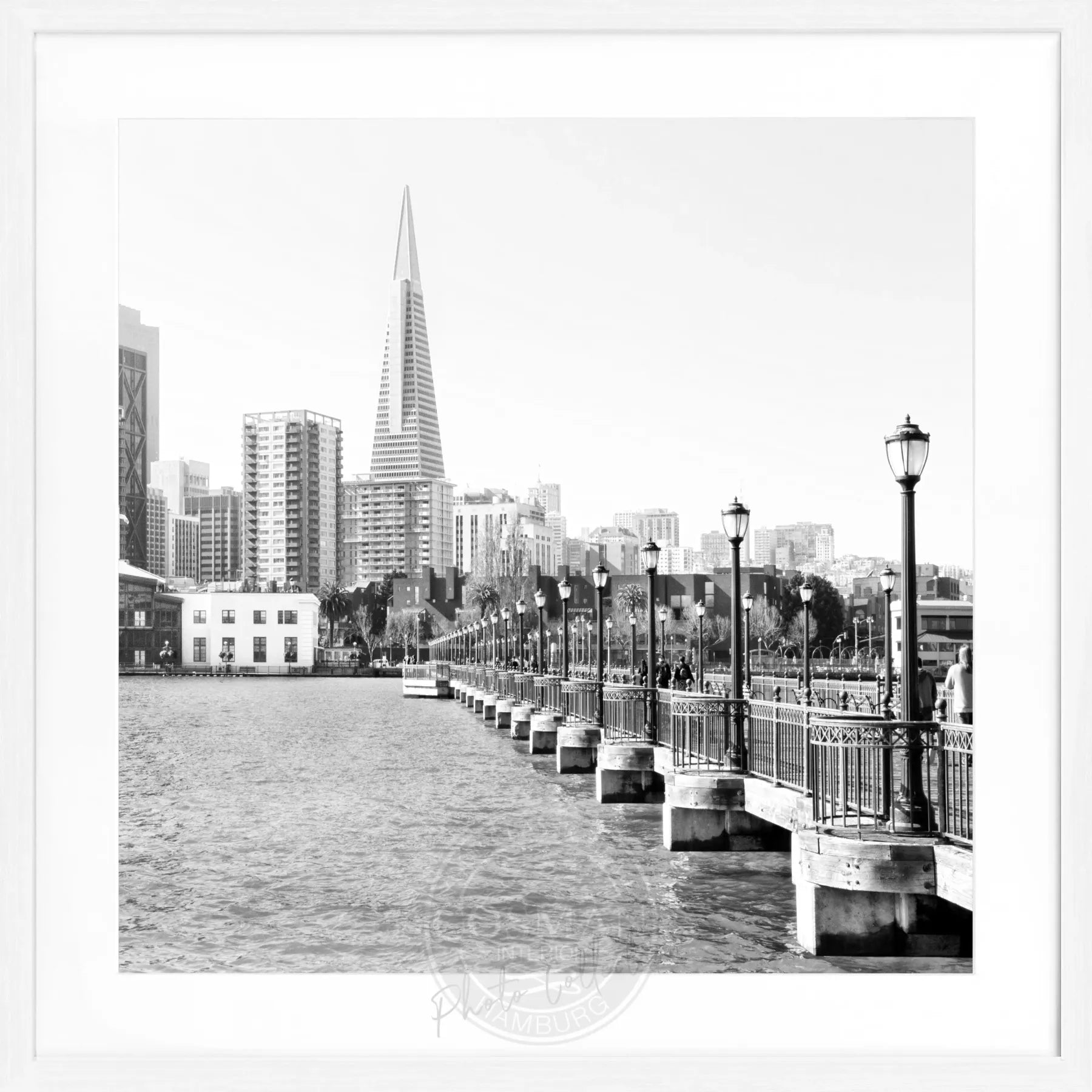 Schwarz-weiß Poster mit Rahmen von Cosman-Photocollection, Skyline von San Francisco, quadratisch 55x55cm, urbanes Stadtbild