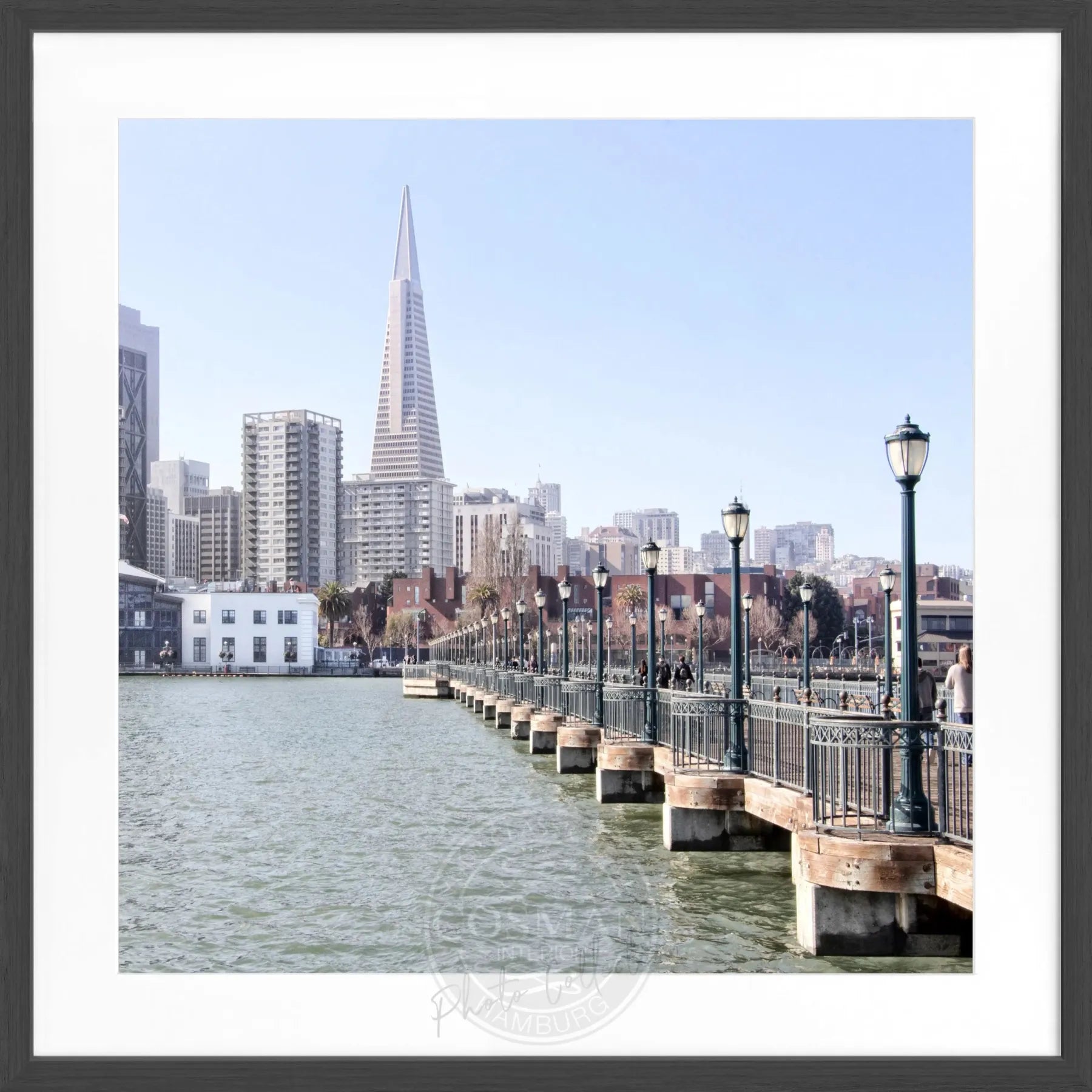 Schwarz-weiß Poster mit Rahmen von Cosman-Photocollection, Skyline von San Francisco, quadratisch 55x55cm, Stadtmotiv.