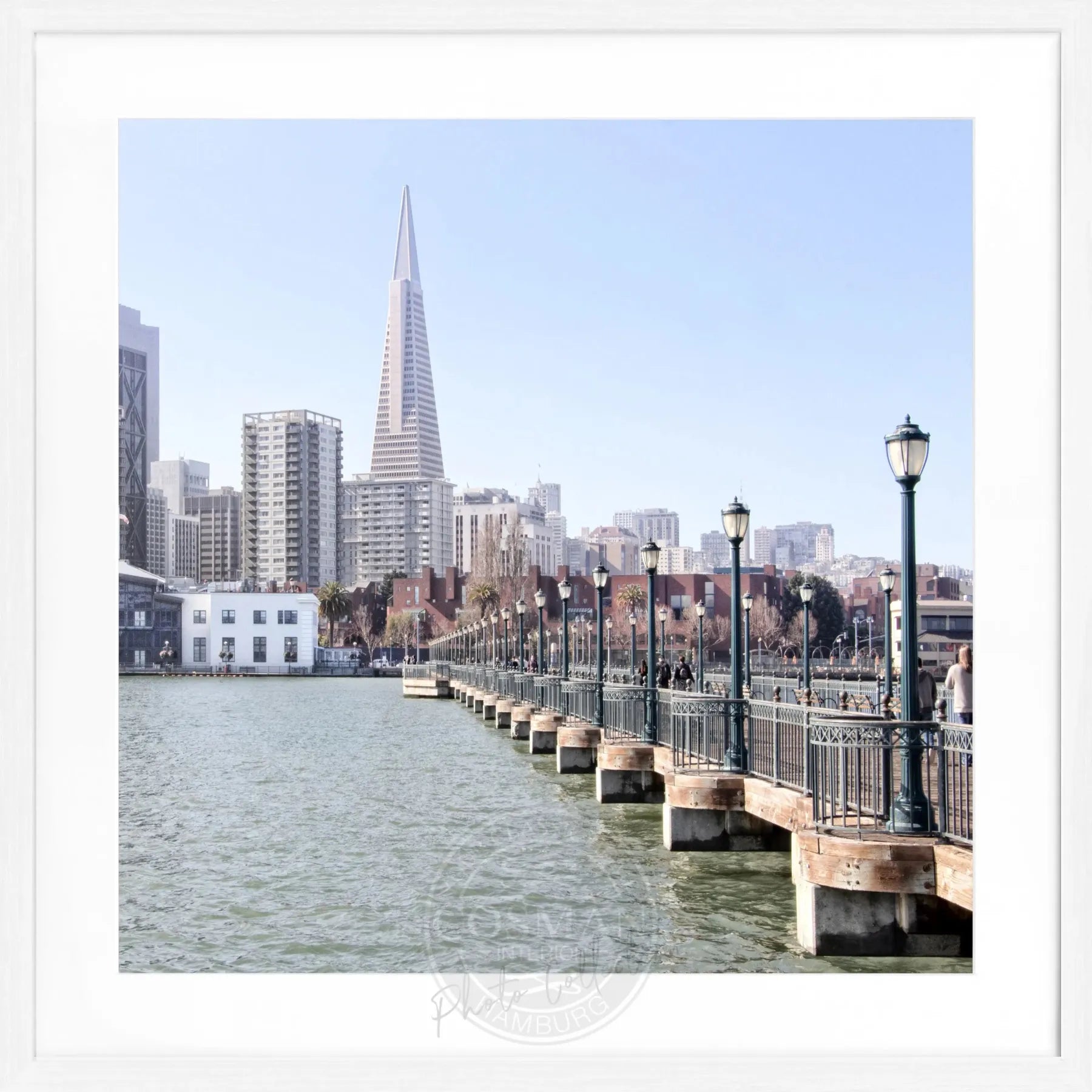 Schwarz-weiß Poster mit Rahmen von Cosman-Photocollection, Skyline San Francisco, quadratisch, 55x55cm, Stadtbild in Fotokunst.