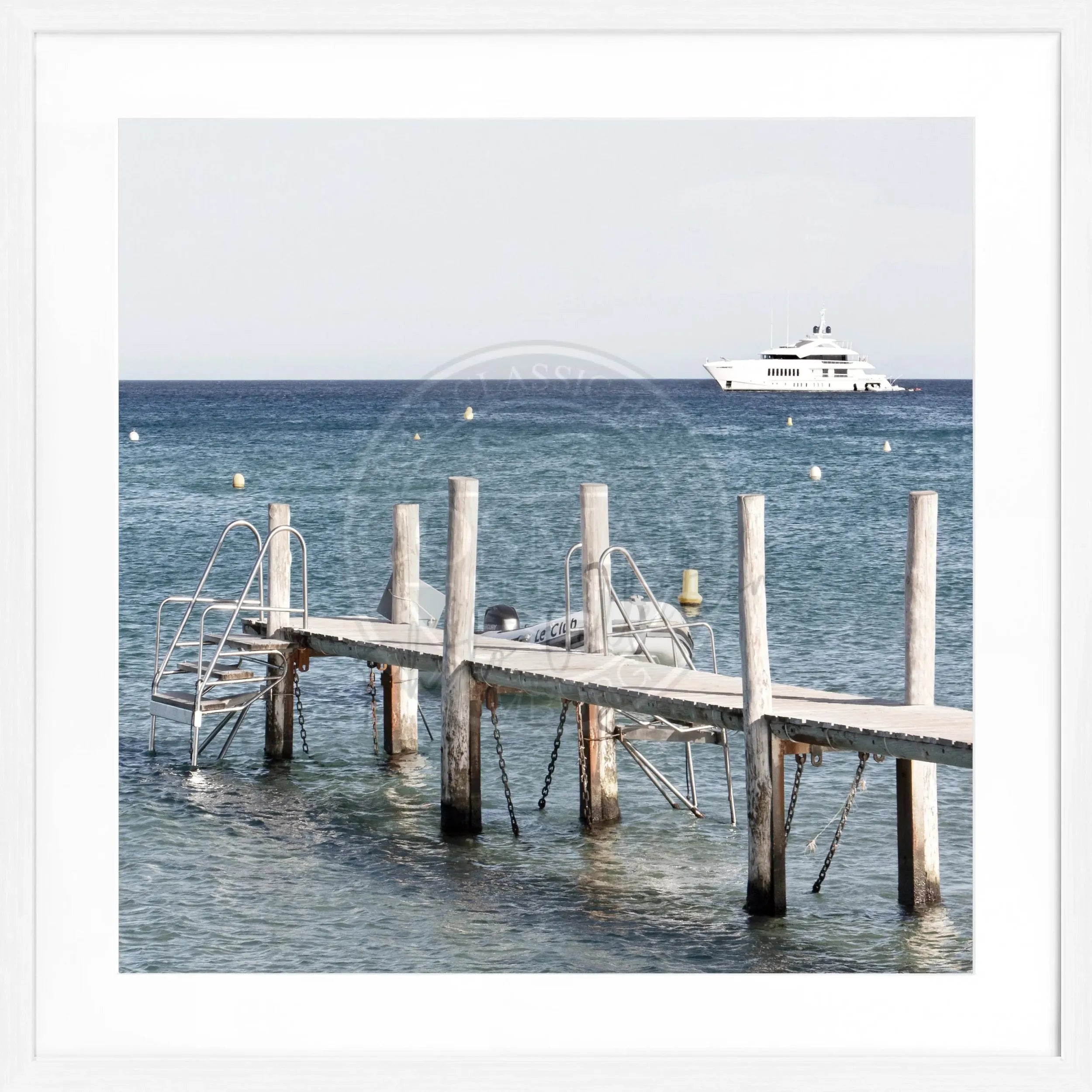 Schwarz-weiß Poster mit Rahmen, Motiv ’Steg Le Club 55’ Saint Tropez, 55x55cm, von Cosman-Photocollection.